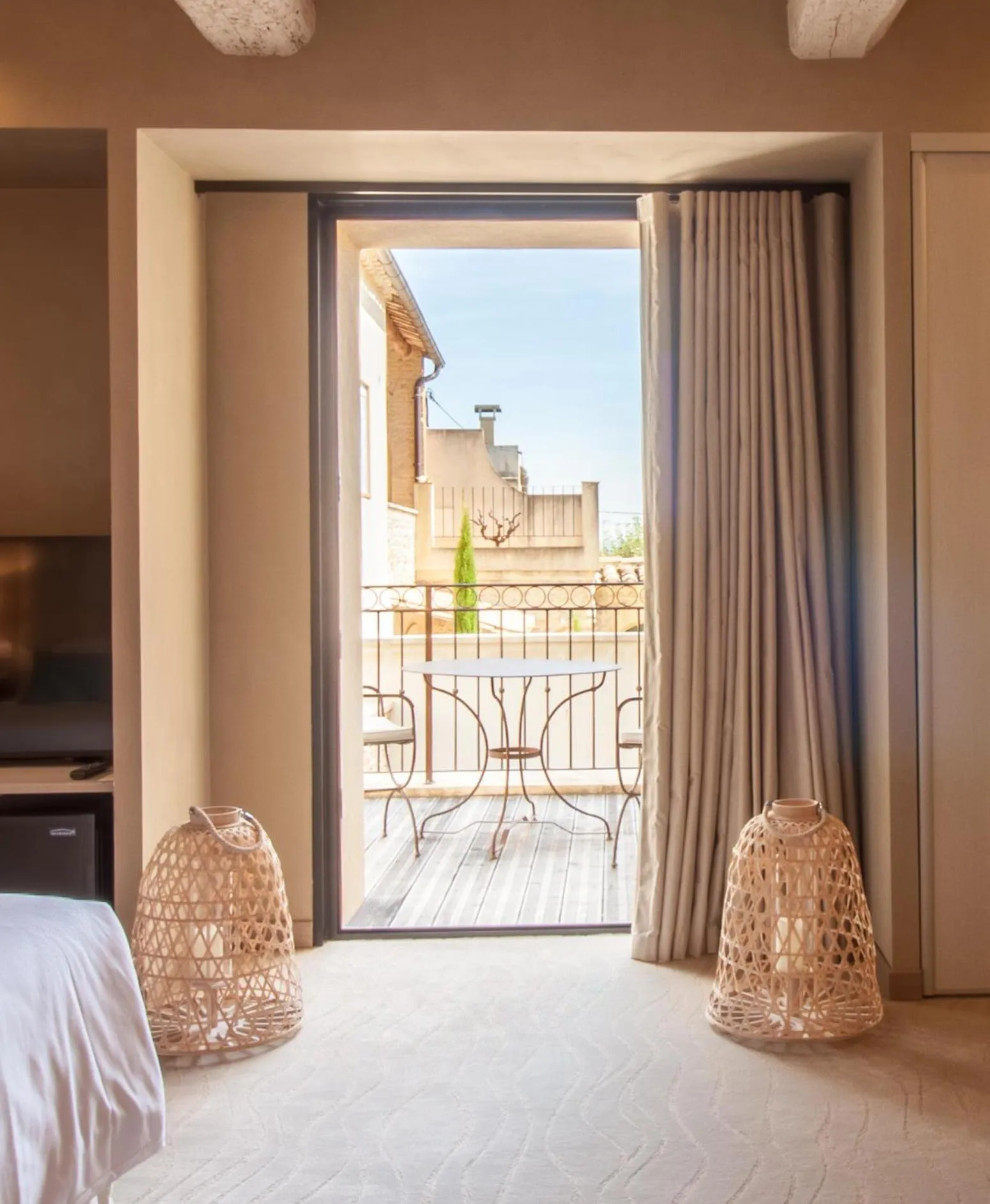 Balcony/Terrace, Bed in Boutique Hôtel La Villa MONTESQUIEU