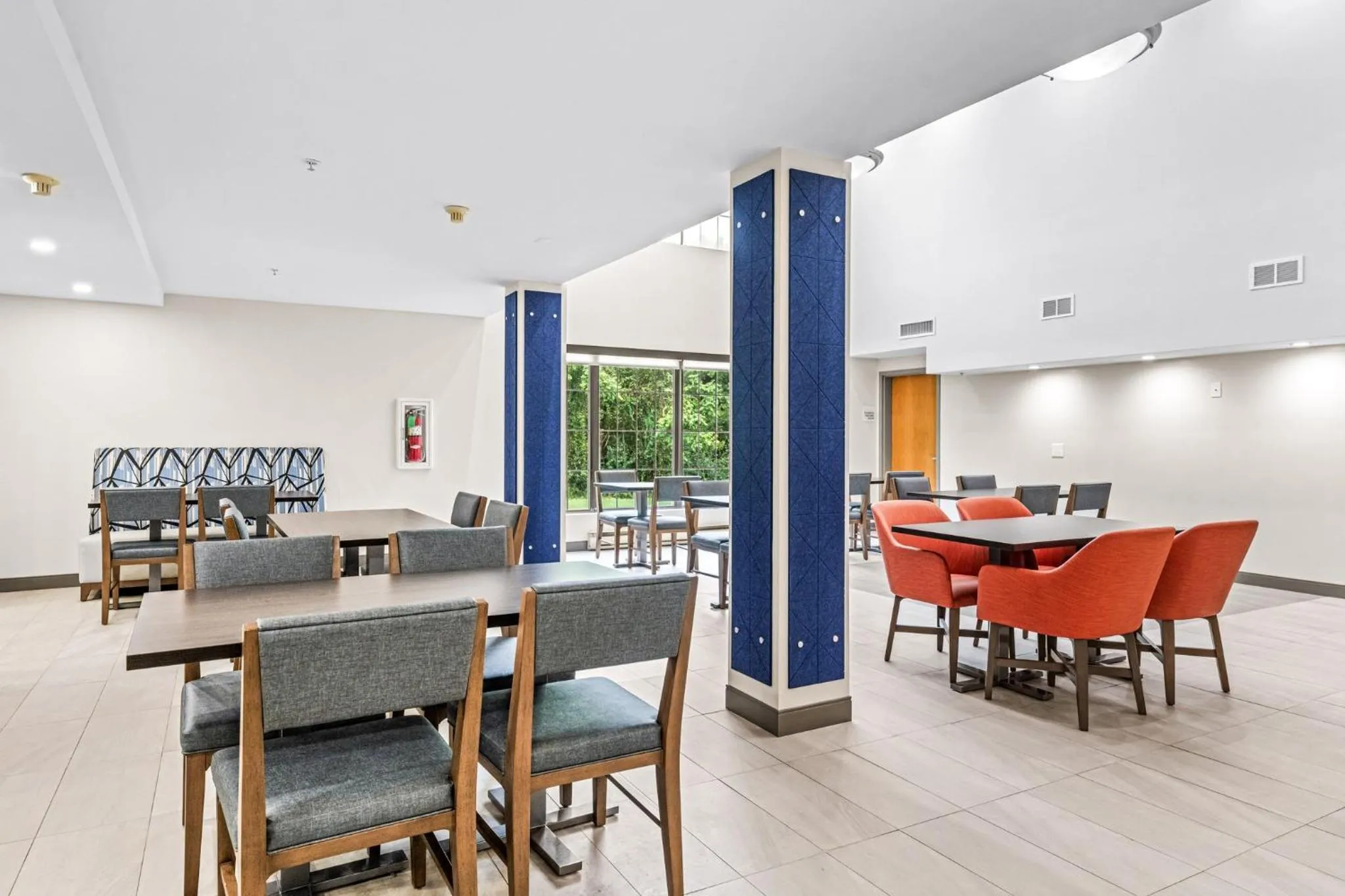 Breakfast in Holiday Inn Express & Suites Carneys Point - Pennsville by IHG