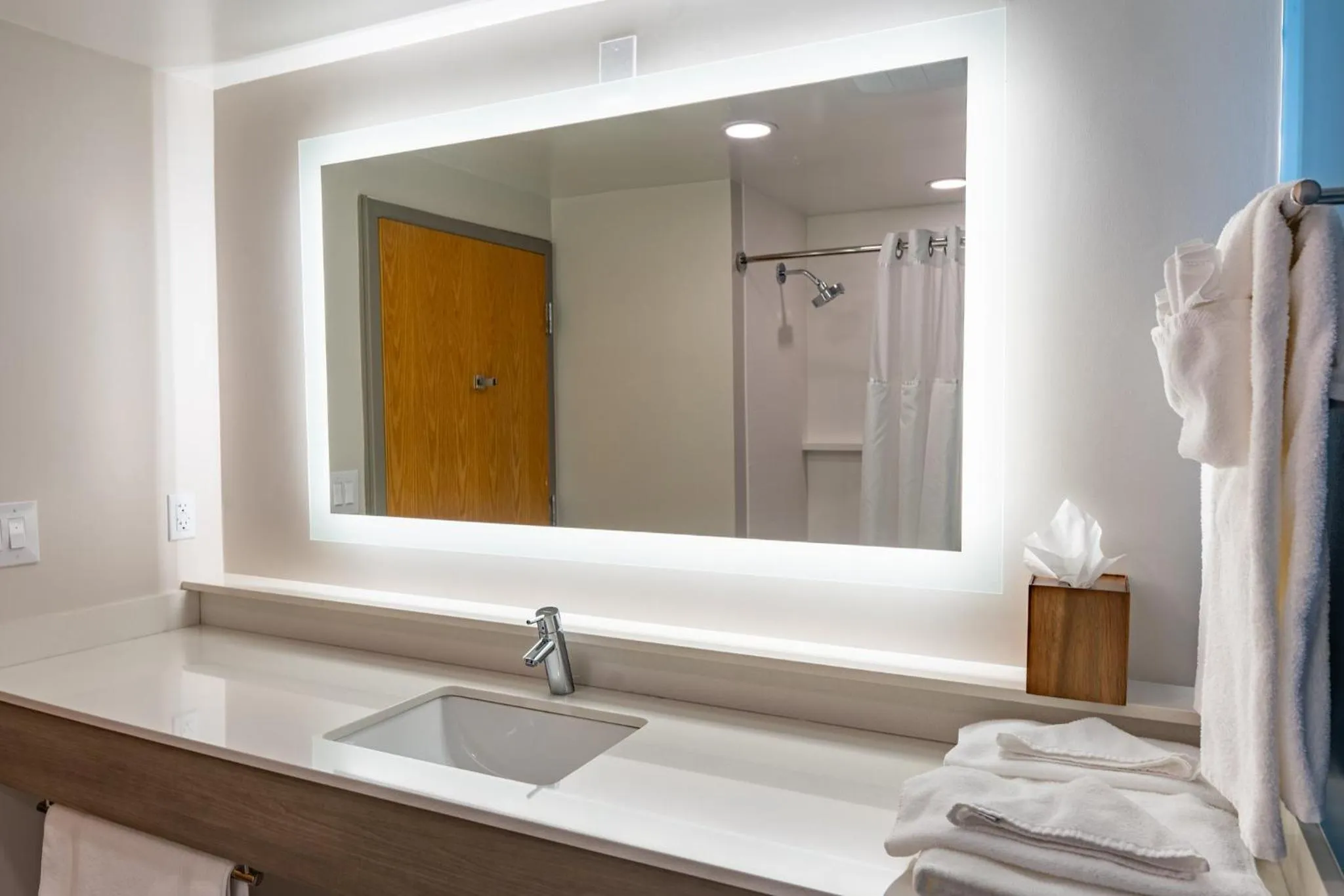 Bathroom in Holiday Inn Express & Suites Carneys Point - Pennsville by IHG