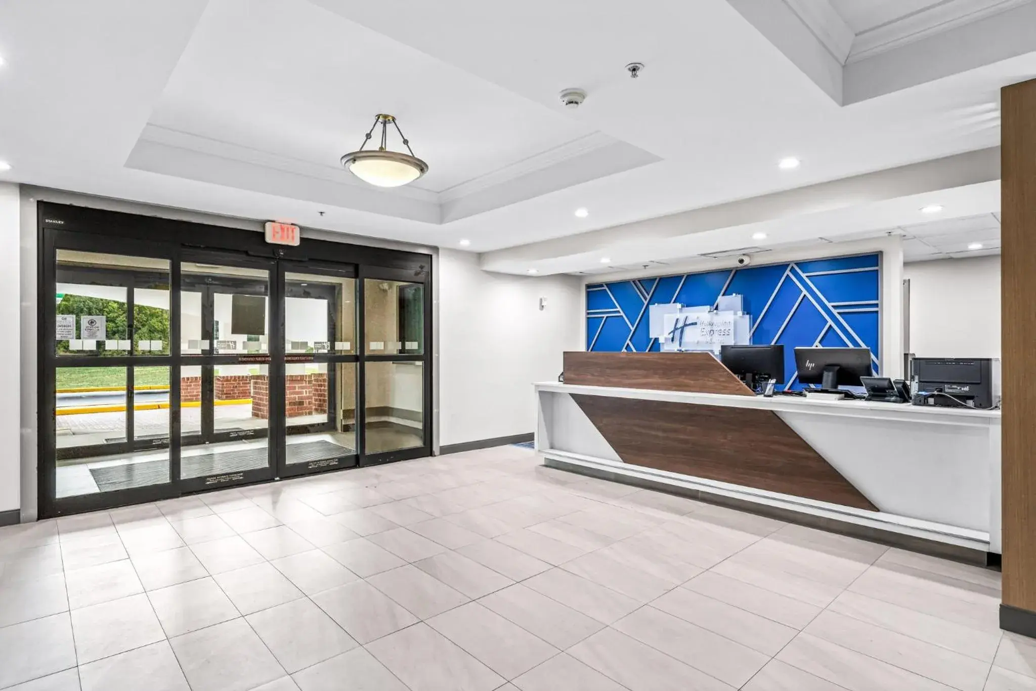 Property building in Holiday Inn Express & Suites Carneys Point - Pennsville by IHG Property building in Holiday Inn Express & Suites Carneys Point - Pennsville by IHG