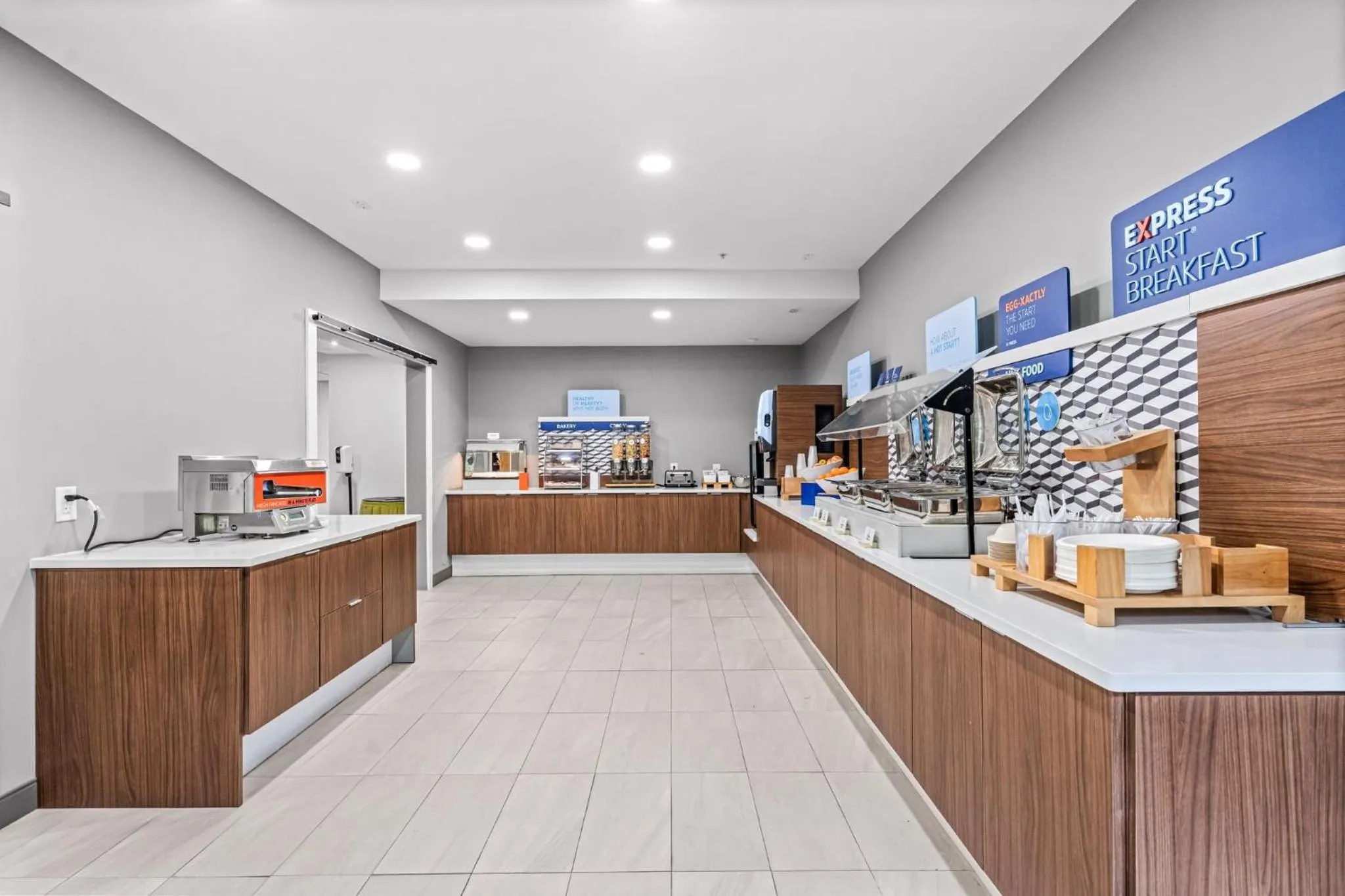 Breakfast in Holiday Inn Express & Suites Carneys Point - Pennsville by IHG