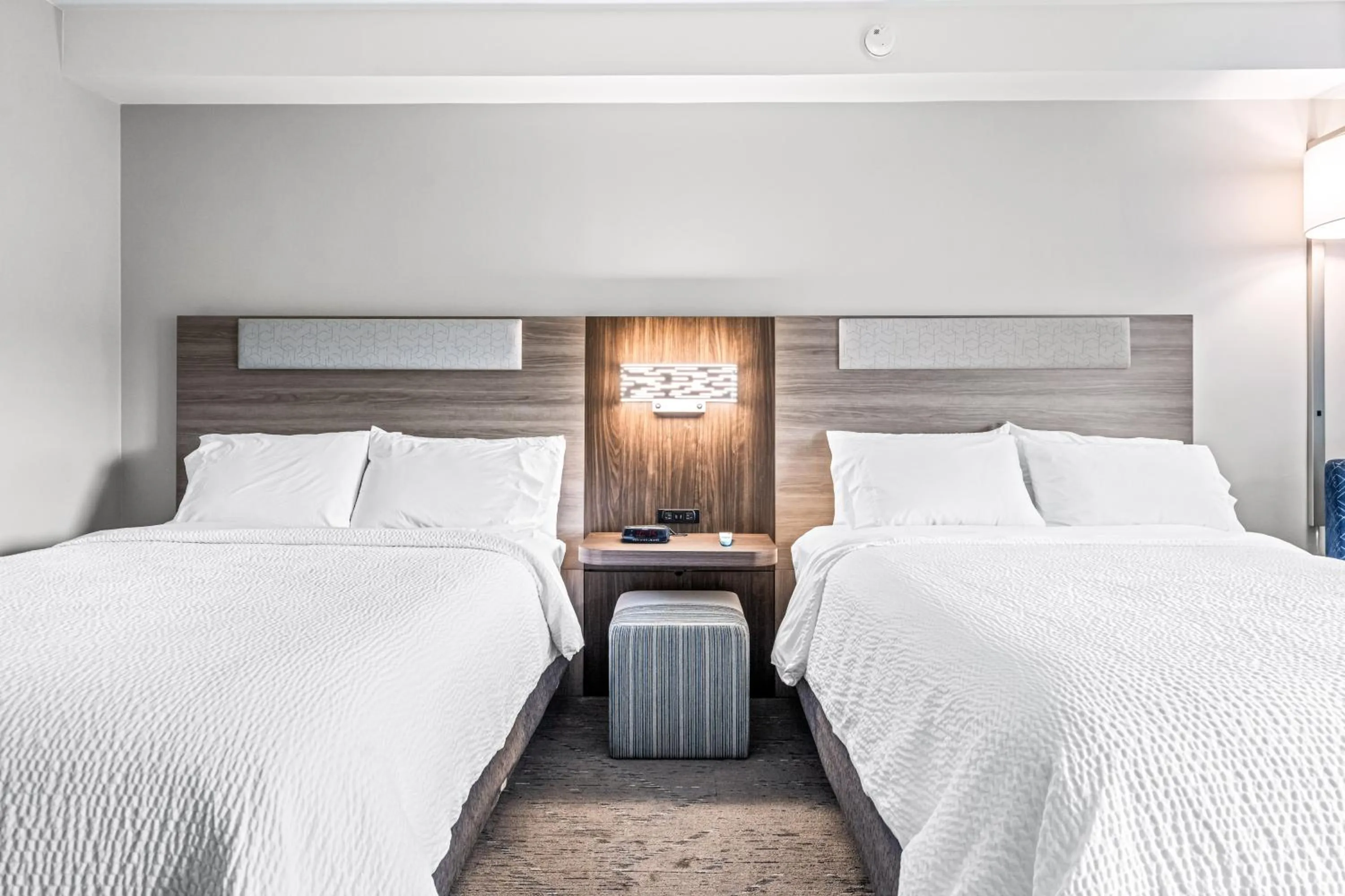 Bed in Holiday Inn Express & Suites Carneys Point - Pennsville by IHG