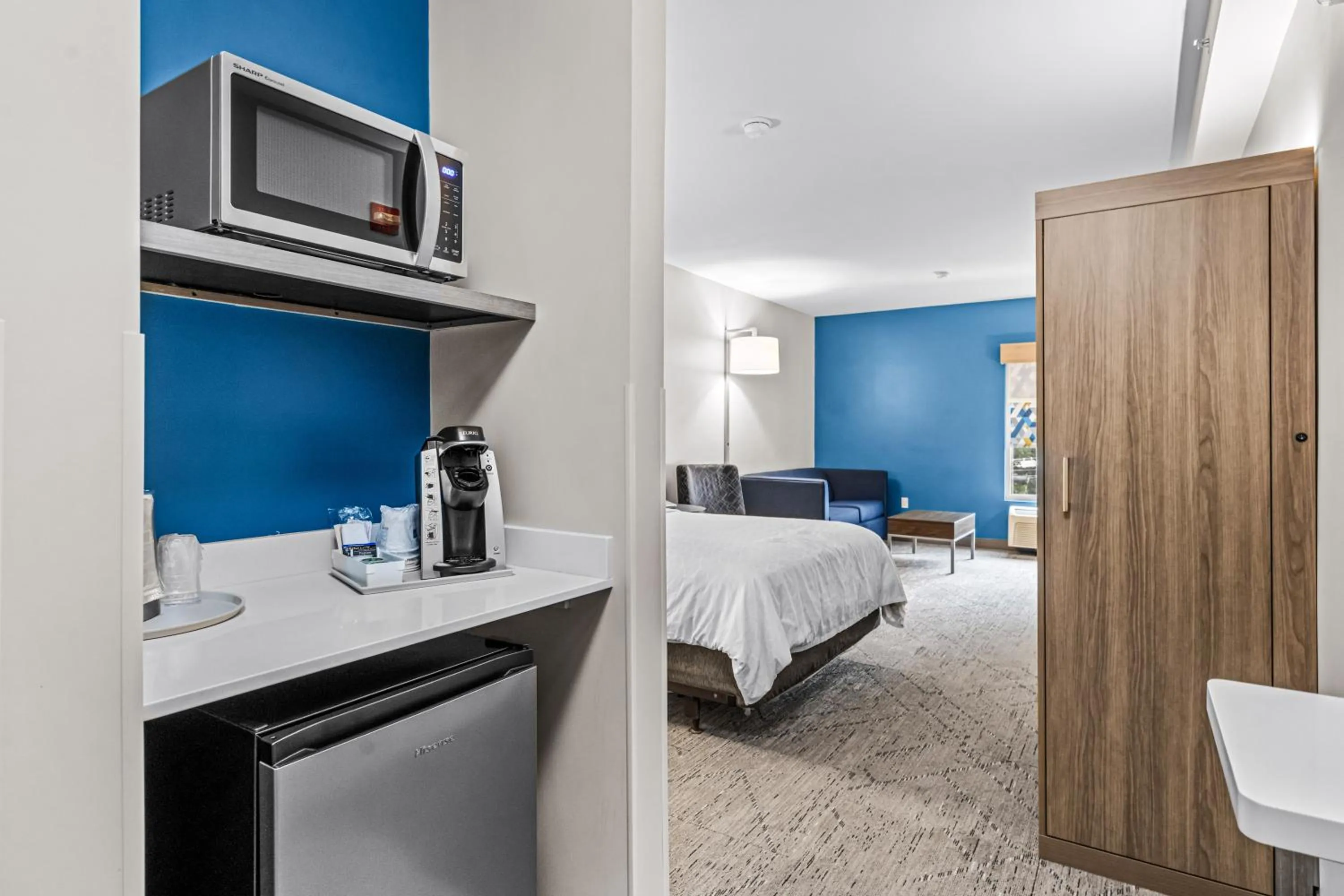 Bed in Holiday Inn Express & Suites Carneys Point - Pennsville by IHG