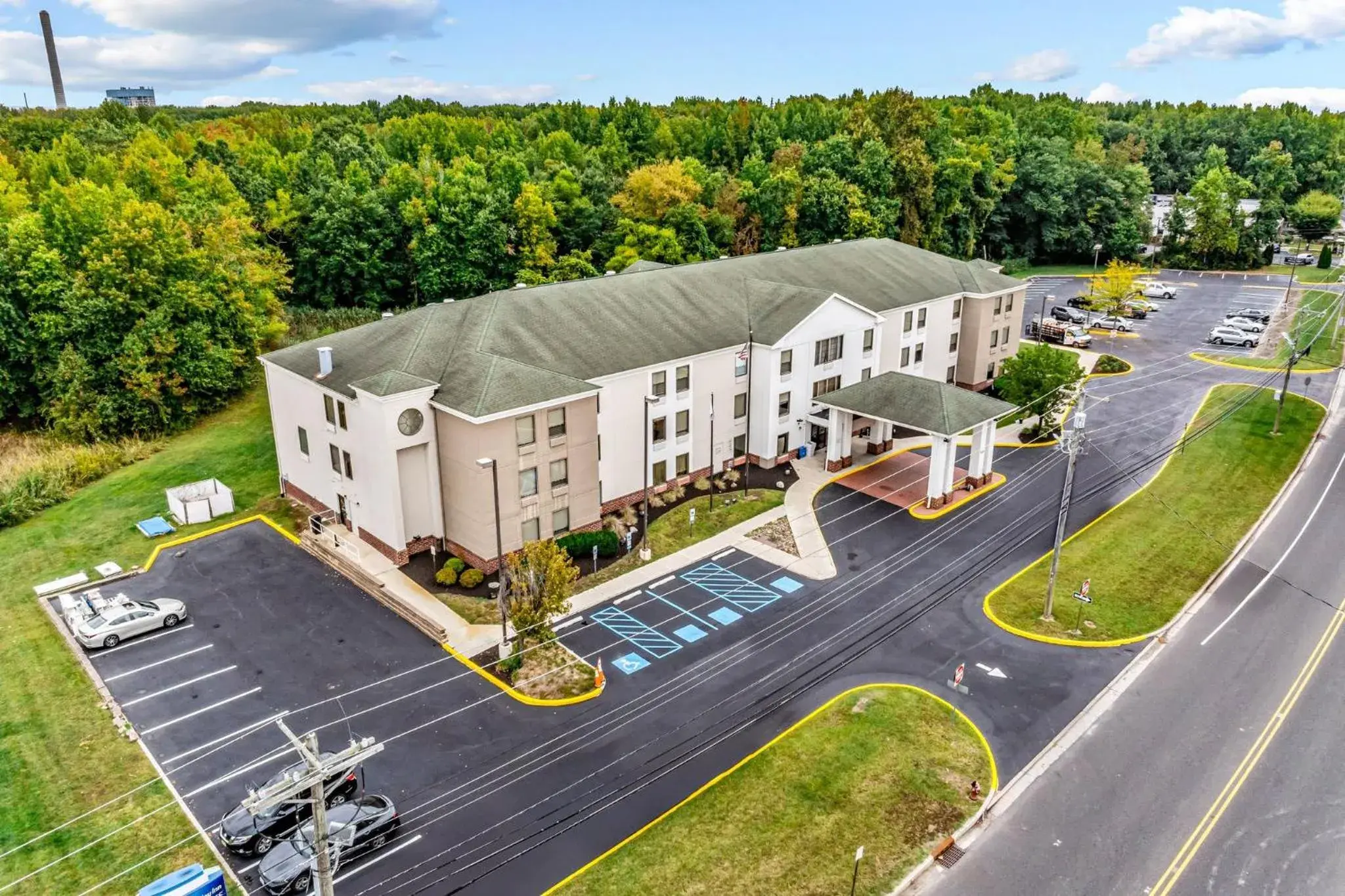 Property building in Holiday Inn Express & Suites Carneys Point - Pennsville by IHG Property building in Holiday Inn Express & Suites Carneys Point - Pennsville by IHG