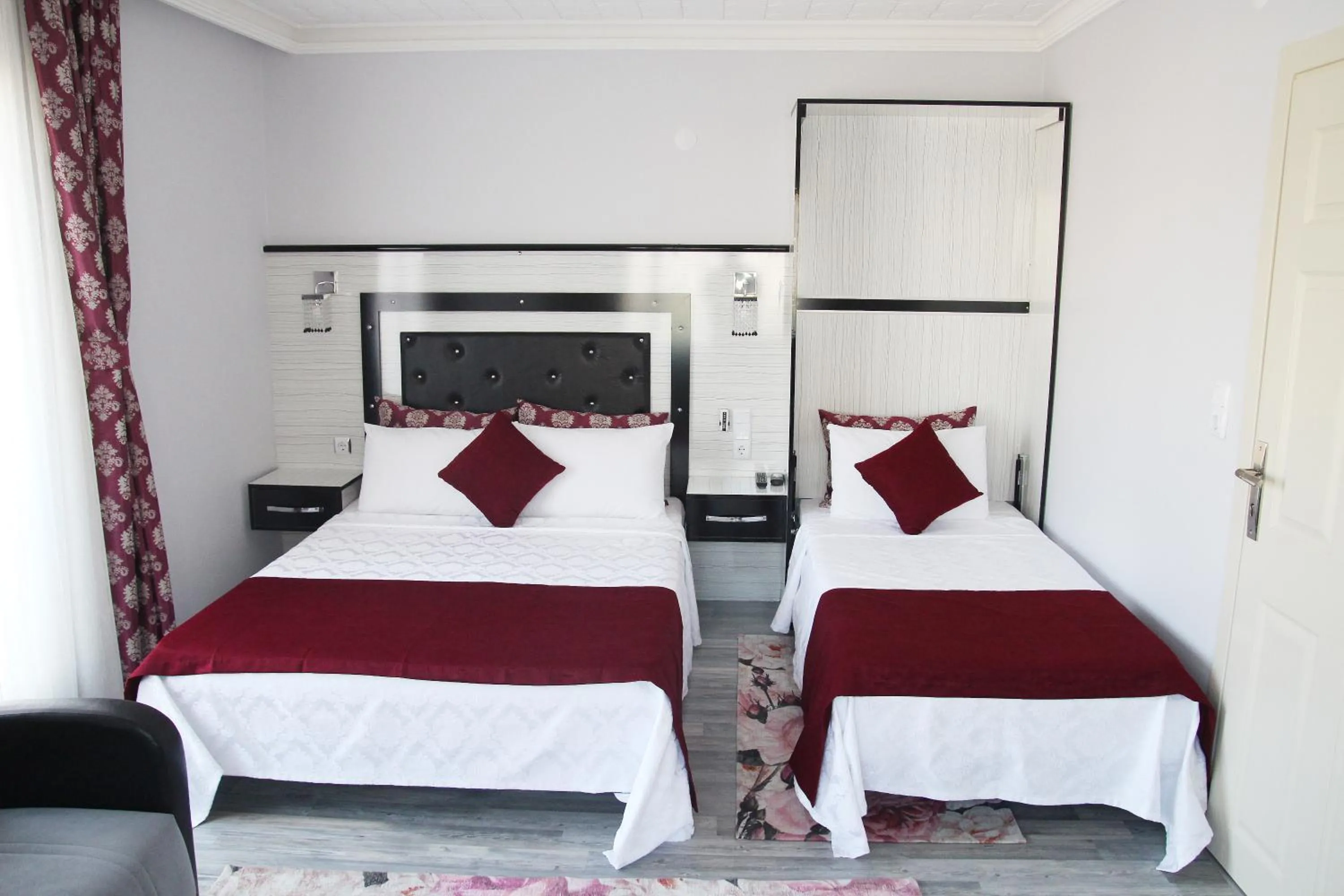 Photo of the whole room, Bed in Kural Pansiyon