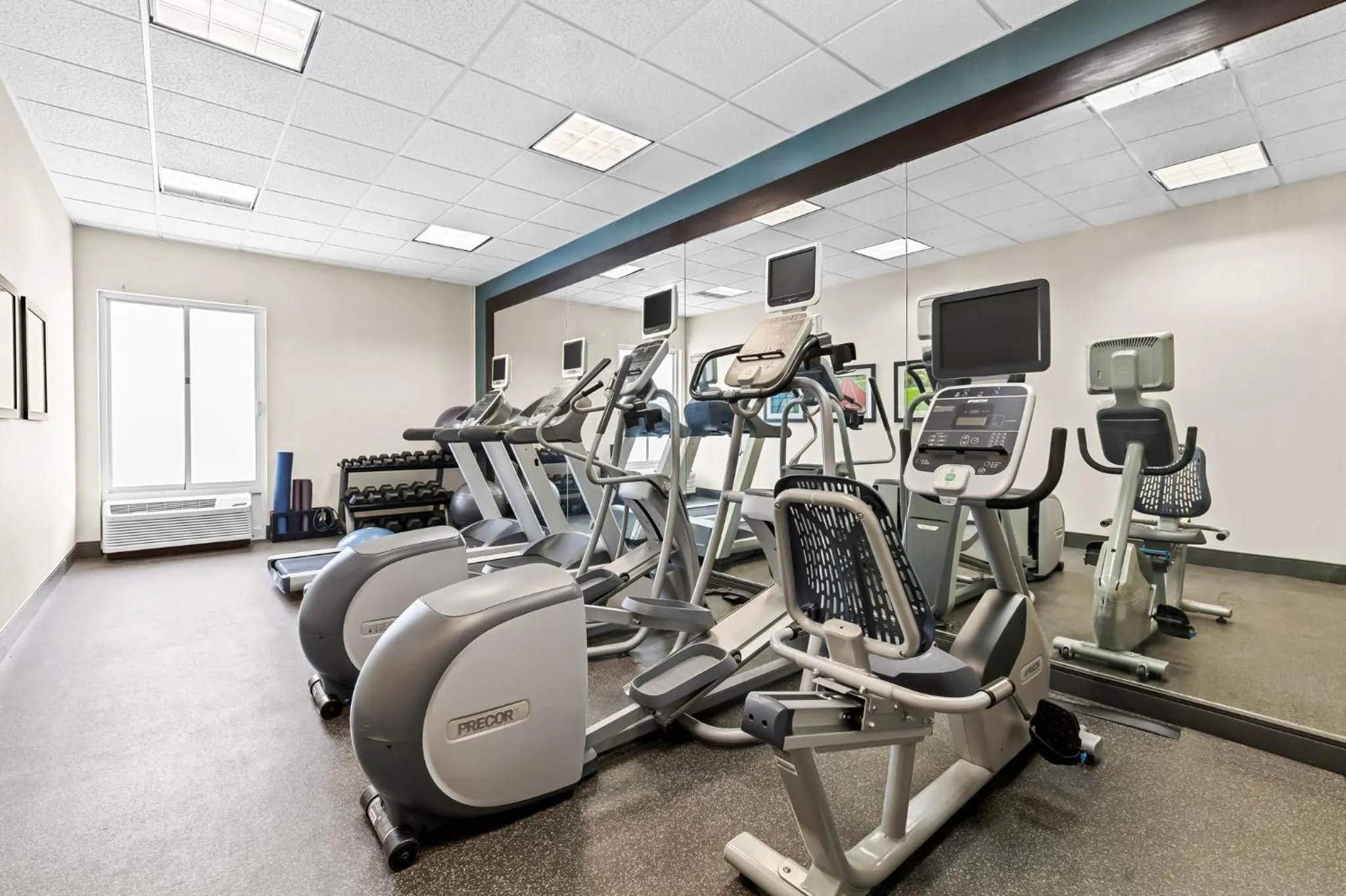Fitness centre/facilities in Holiday Inn Express Nashville-Hendersonville by IHG