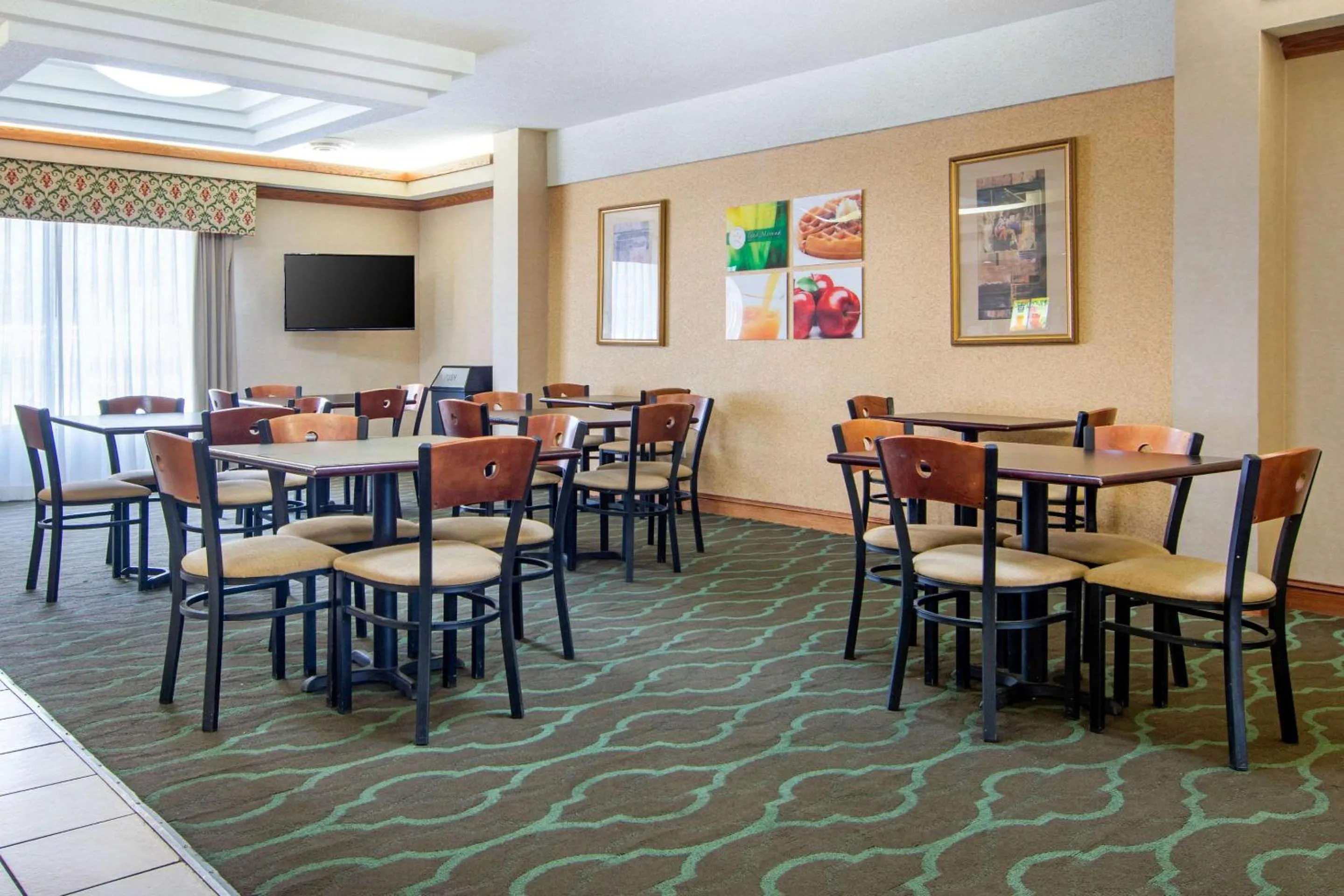 Restaurant/places to eat in Quality Inn & Suites Decatur - Atlanta East