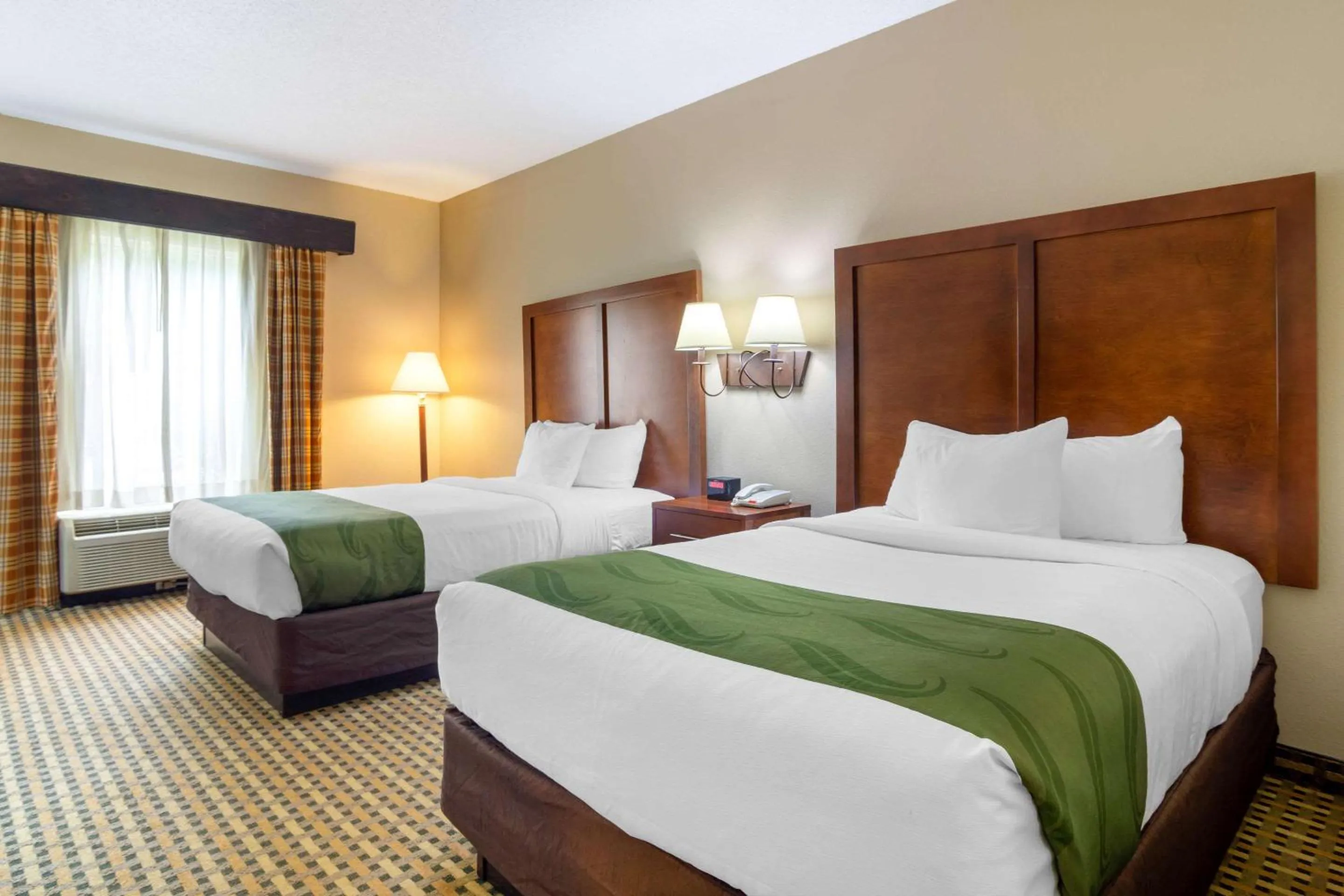 Photo of the whole room, Bed in Quality Inn & Suites Decatur - Atlanta East