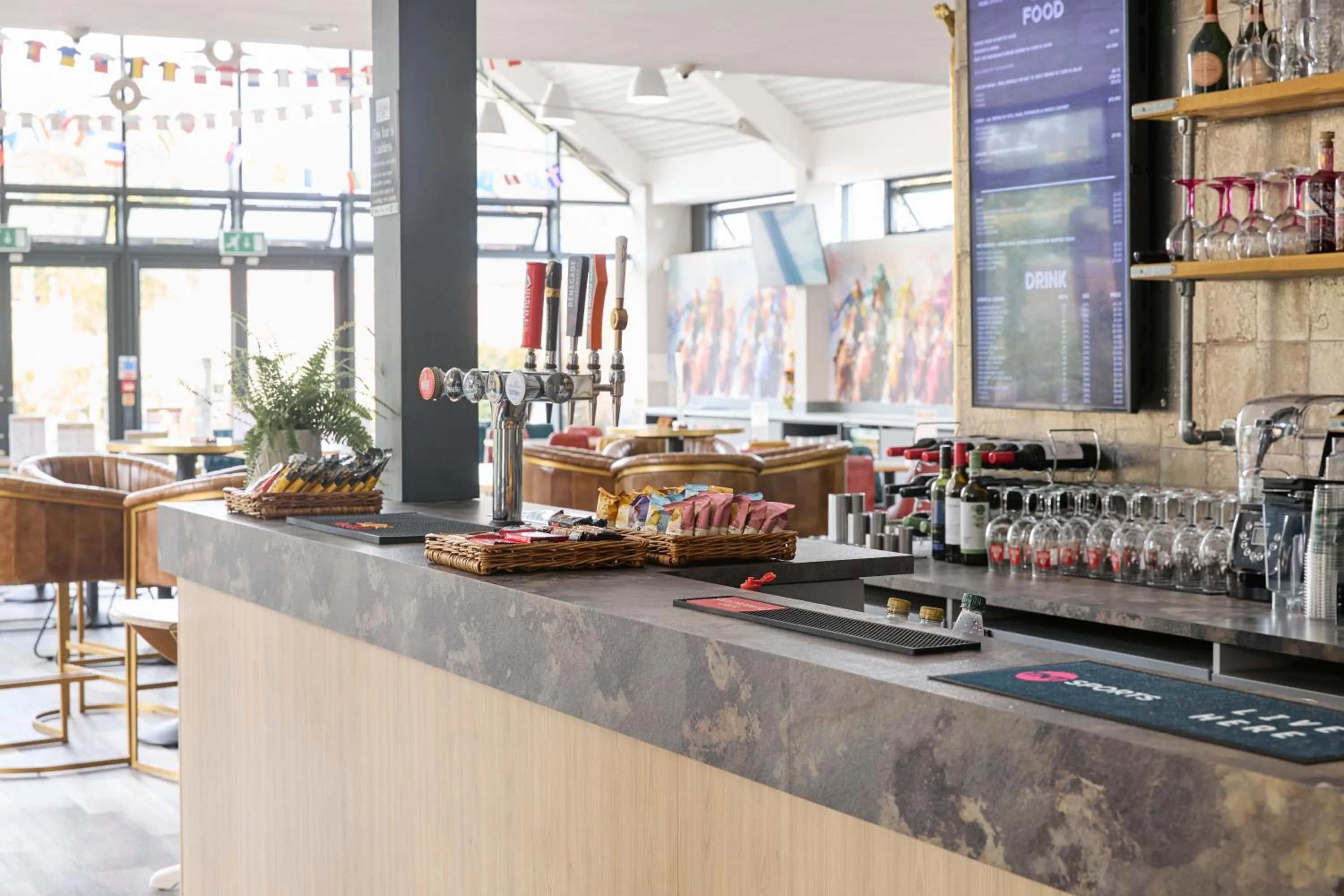 Restaurant/places to eat in The Lodge Hotel