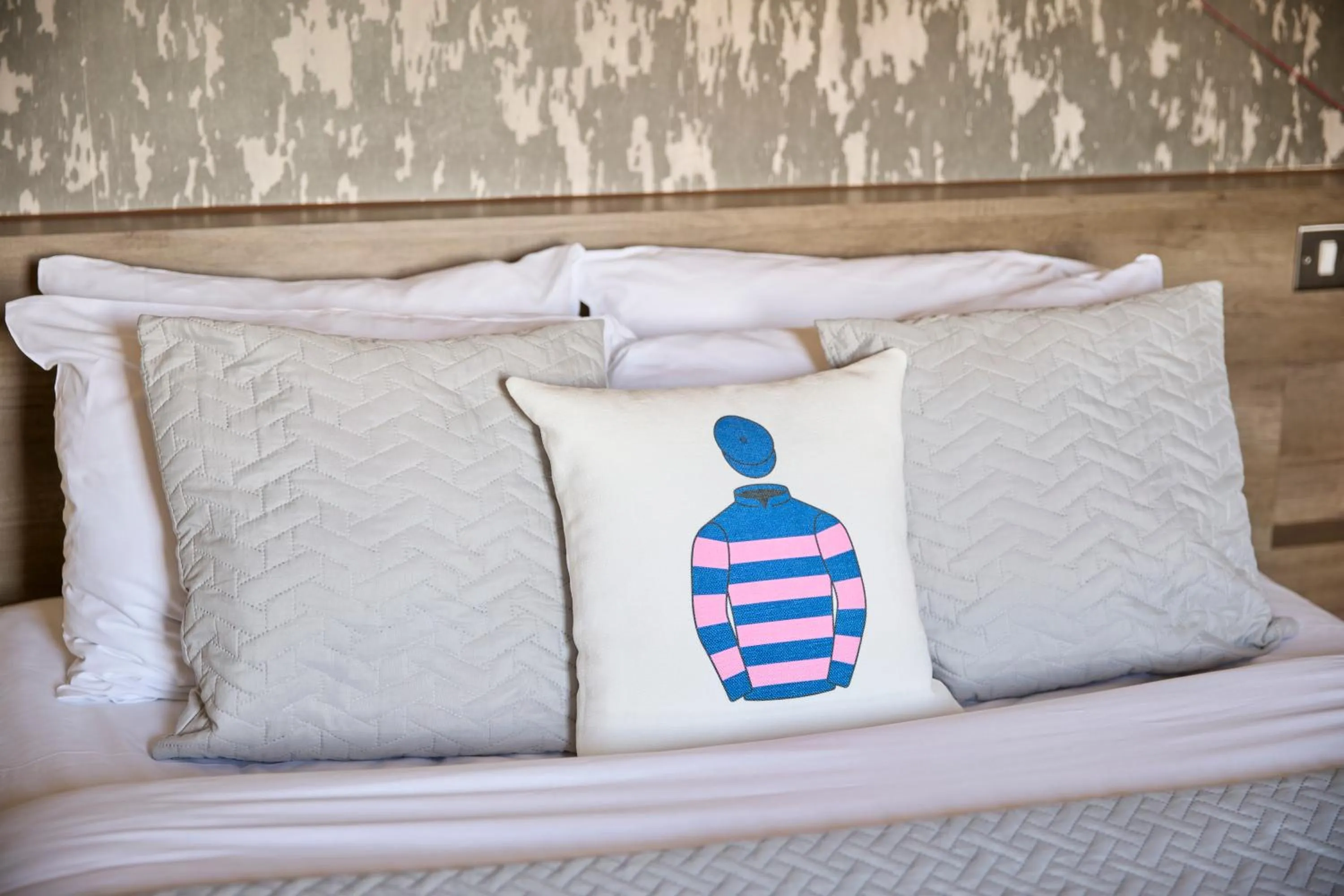 Bedroom, Bed in The Lodge Hotel