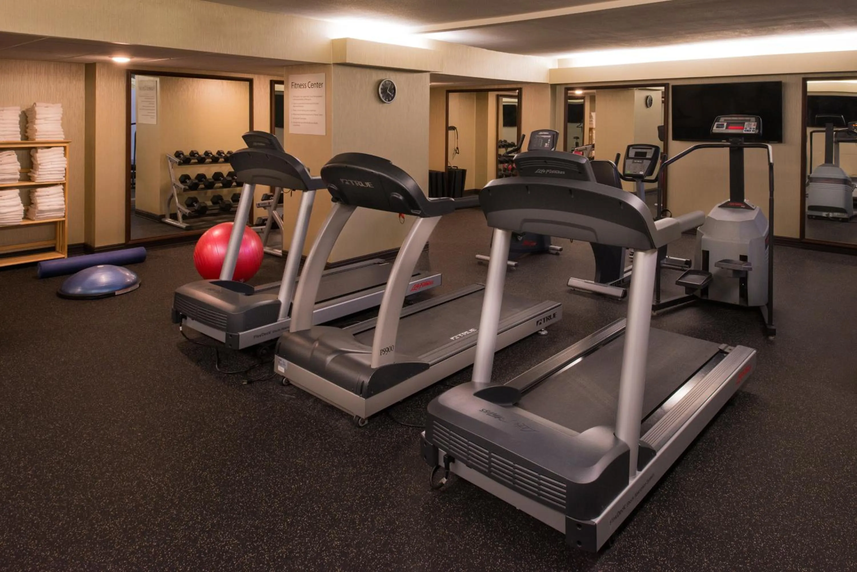 Fitness centre/facilities in The Arch Convention Hotel
