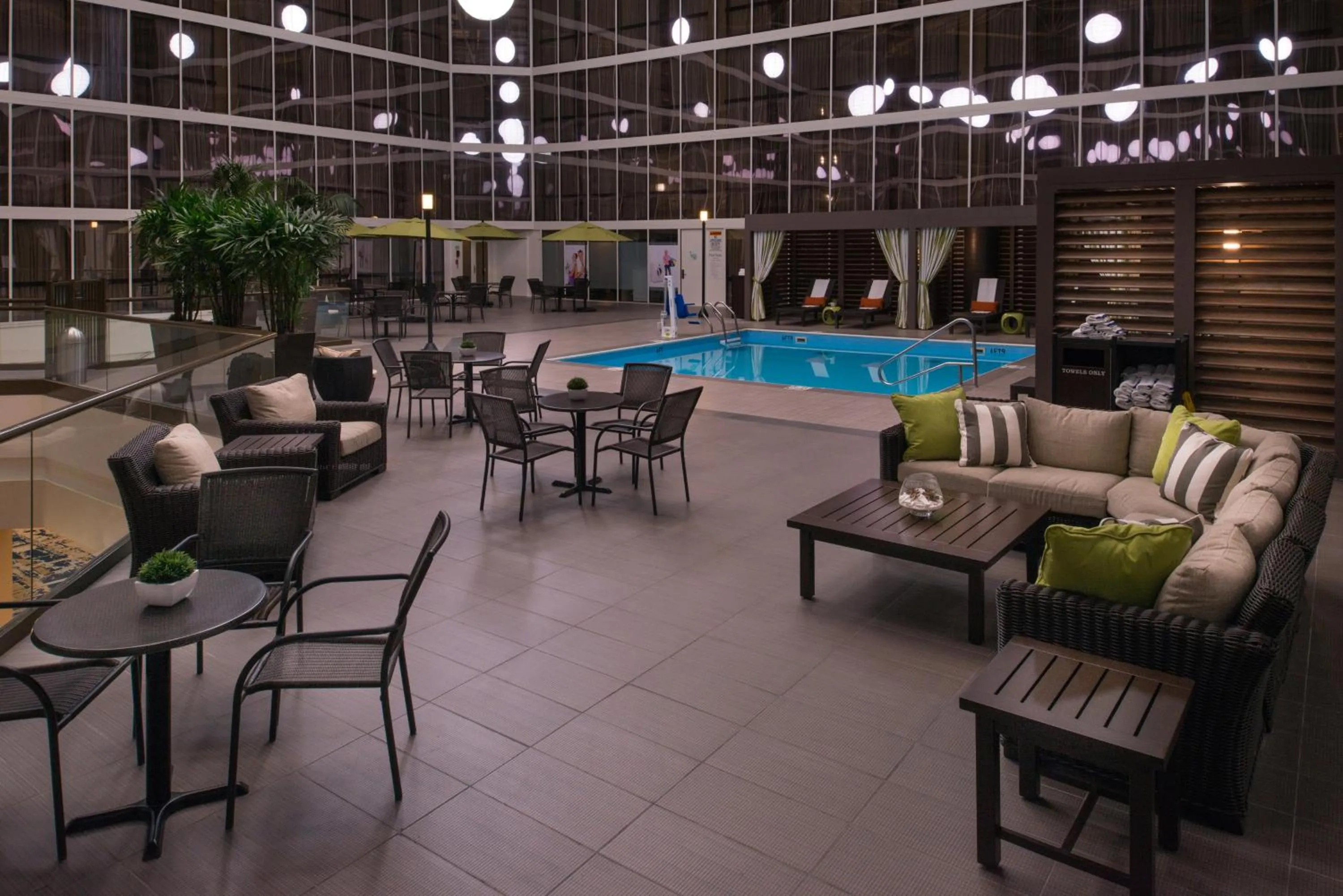 Swimming pool in The Arch Convention Hotel