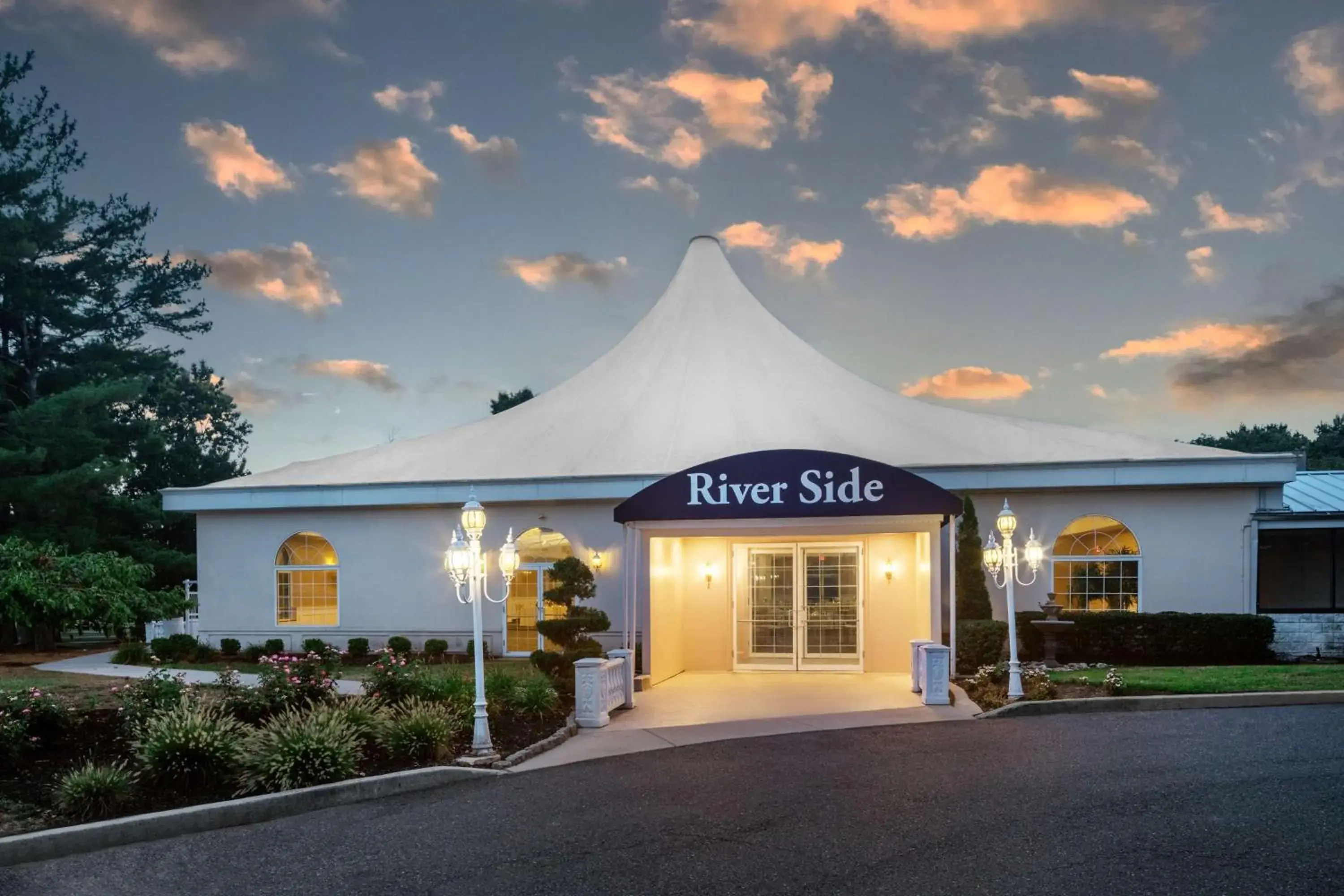 Property building in DoubleTree by Hilton Cherry Hill Philadelphia Property building in DoubleTree by Hilton Cherry Hill Philadelphia