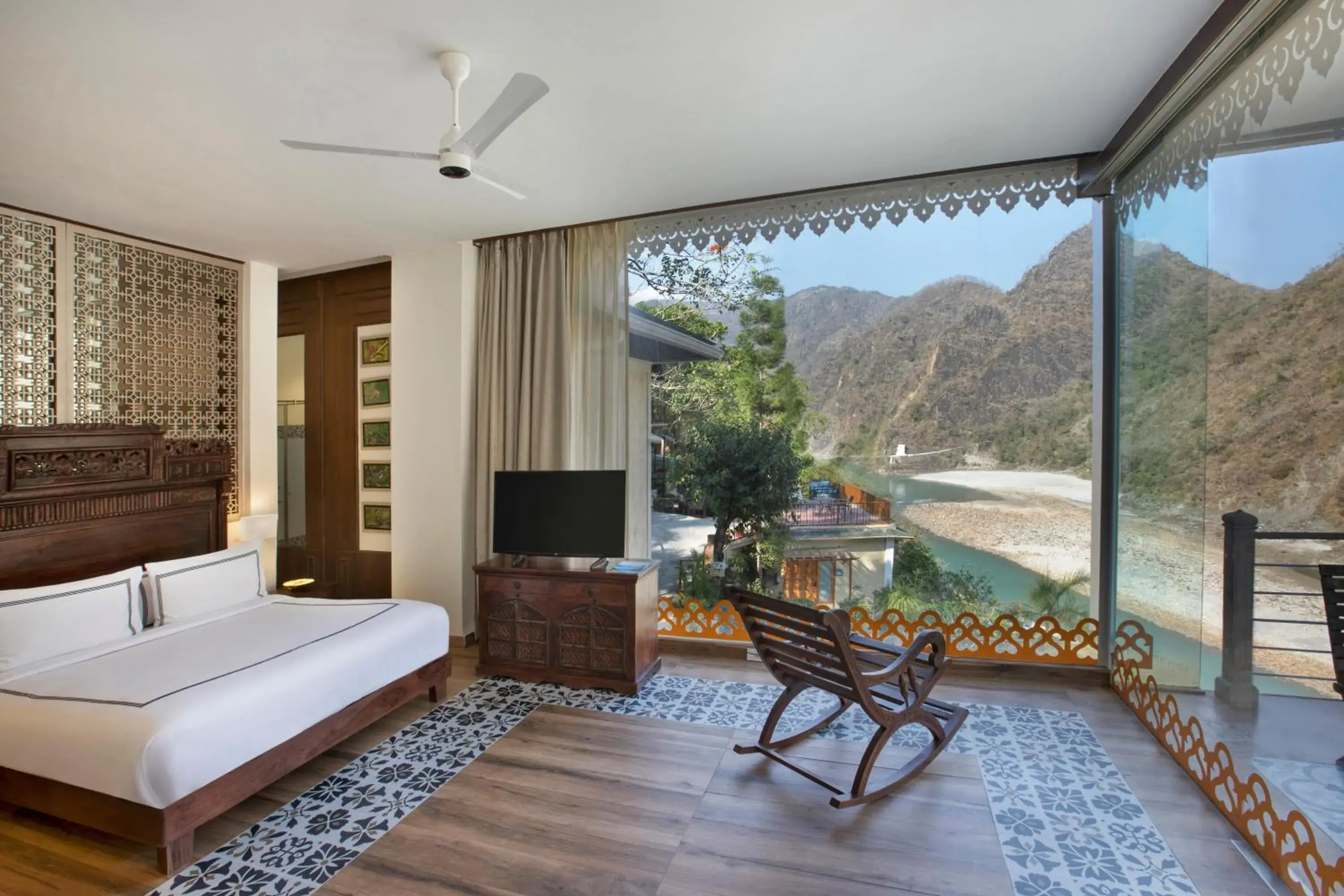 Ganga Suite in Raga on the Ganges, Rishikesh Ganga Suite in Raga on the Ganges, Rishikesh