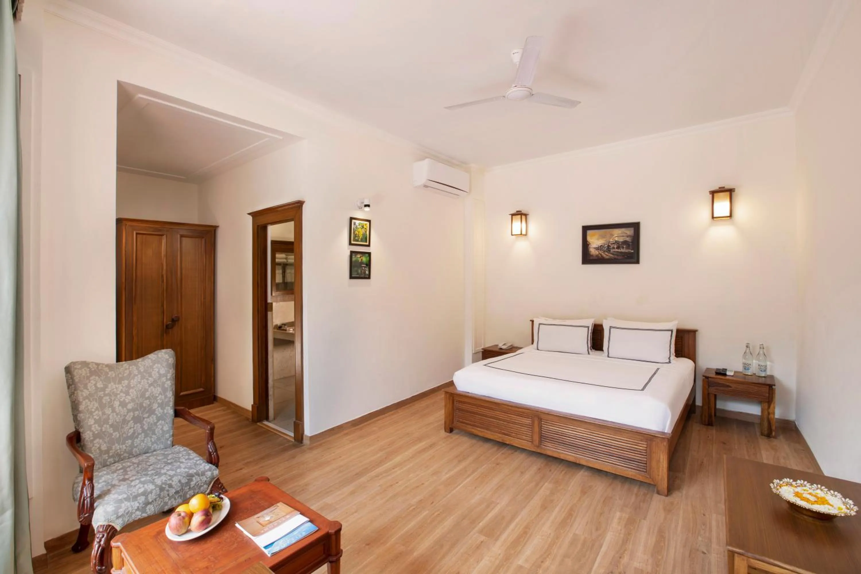 Bed in Raga on the Ganges, Rishikesh