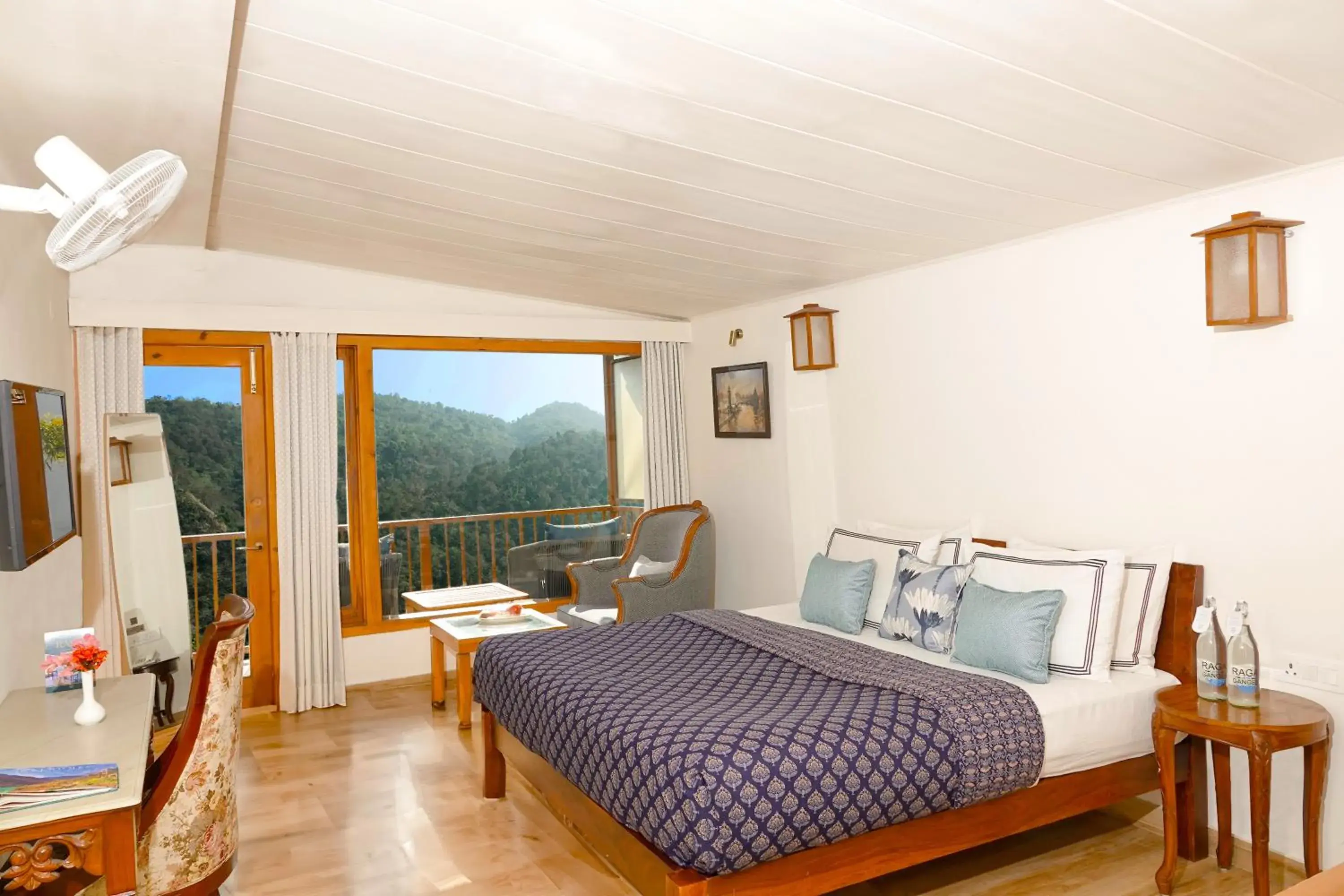 Deluxe Room in Raga on the Ganges, Rishikesh Deluxe Room in Raga on the Ganges, Rishikesh