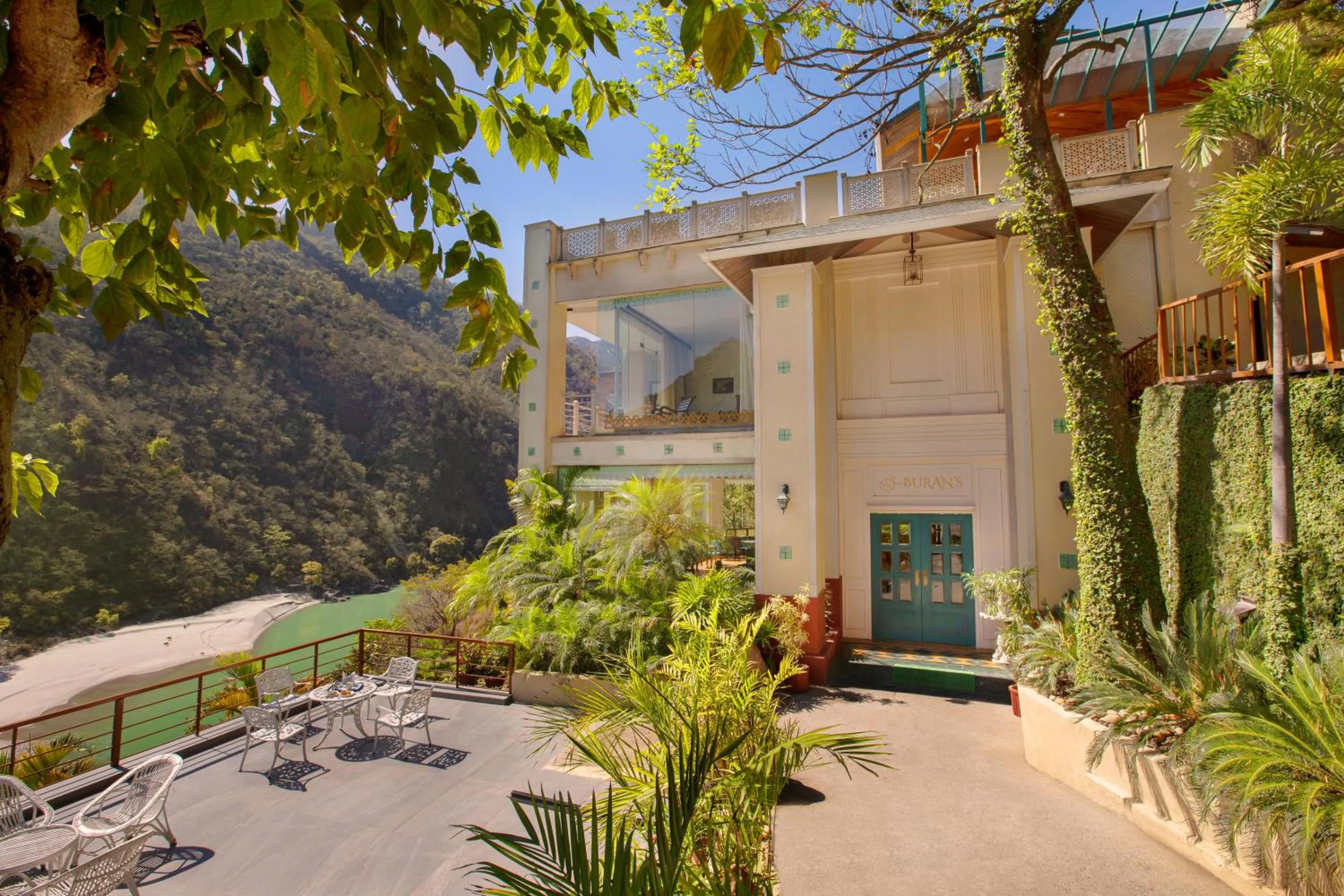 Property building in Raga on the Ganges, Rishikesh