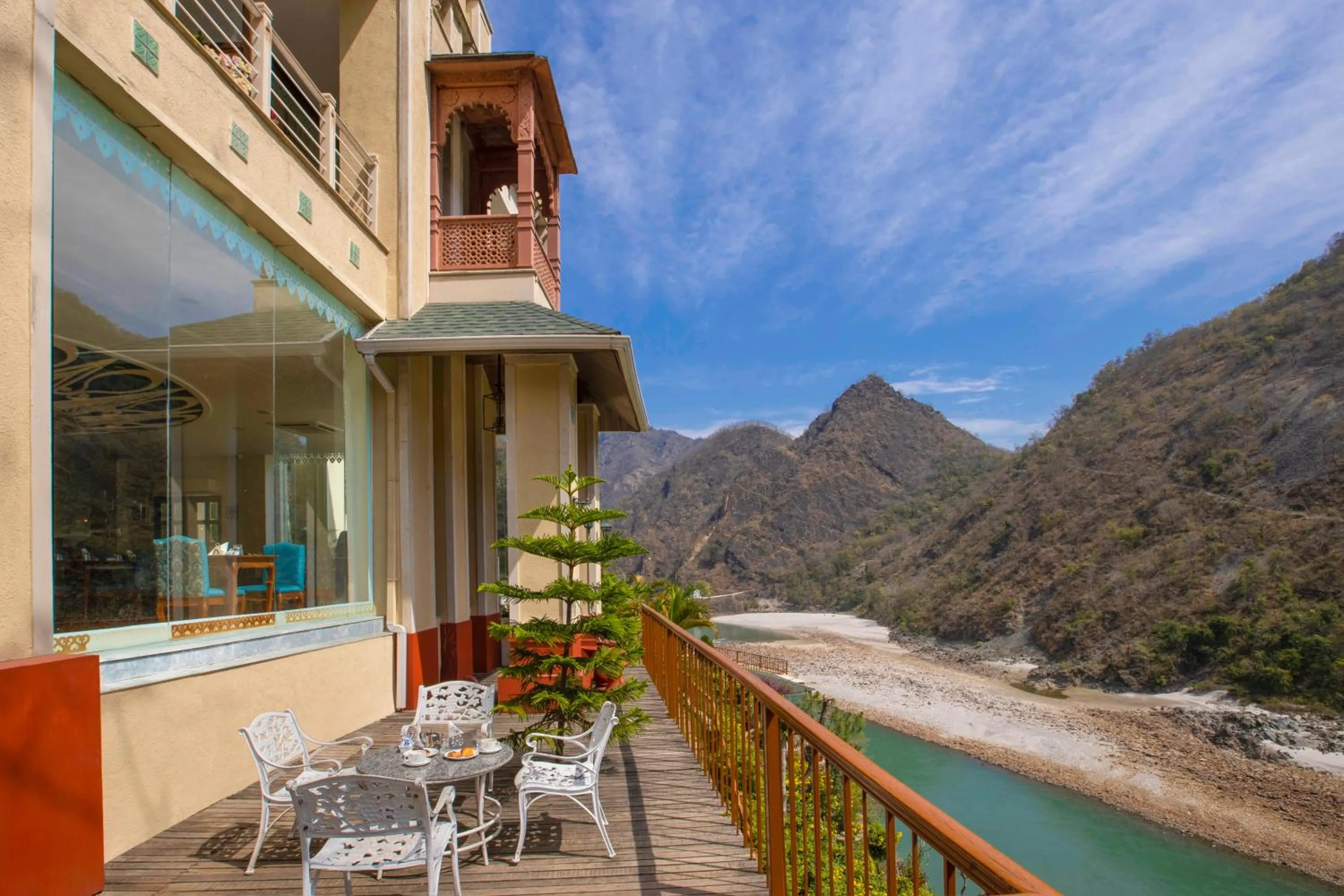 Property building in Raga on the Ganges, Rishikesh