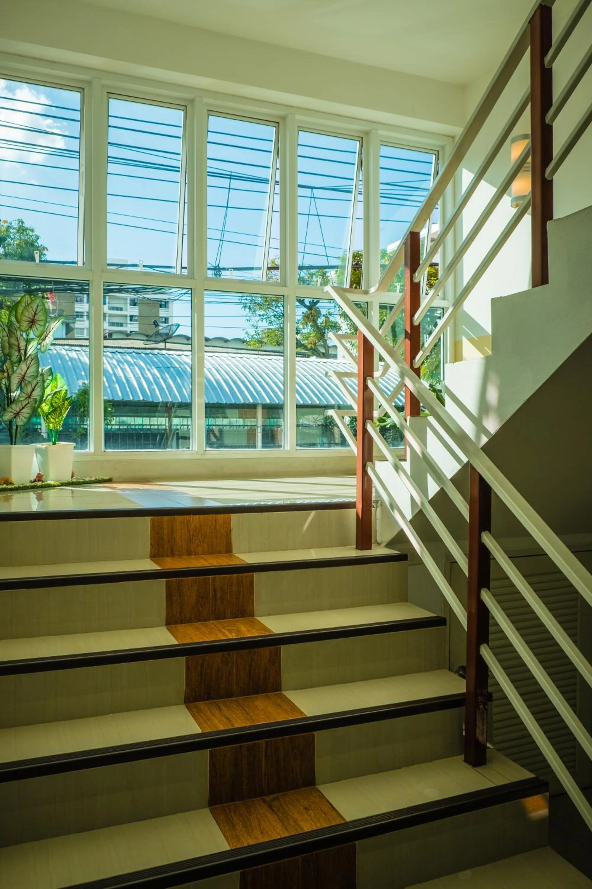 Area and facilities in Sunset Residence Pinklao