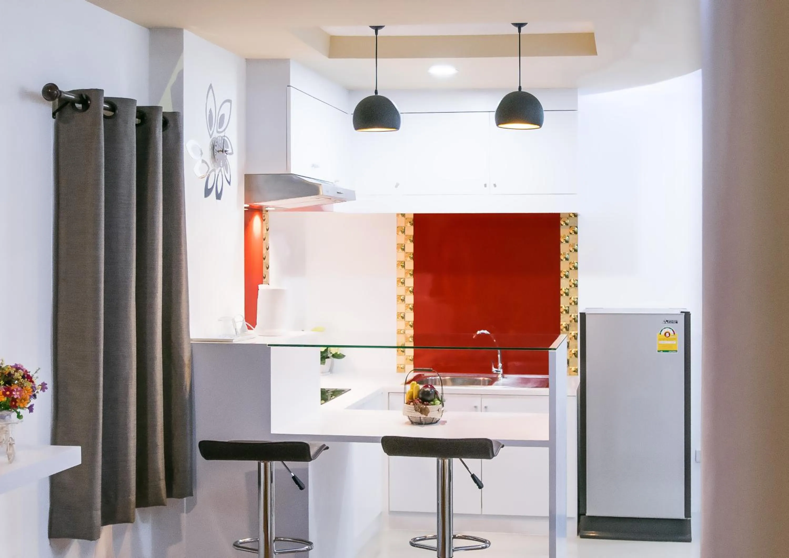 Dining area in Sunset Residence Pinklao