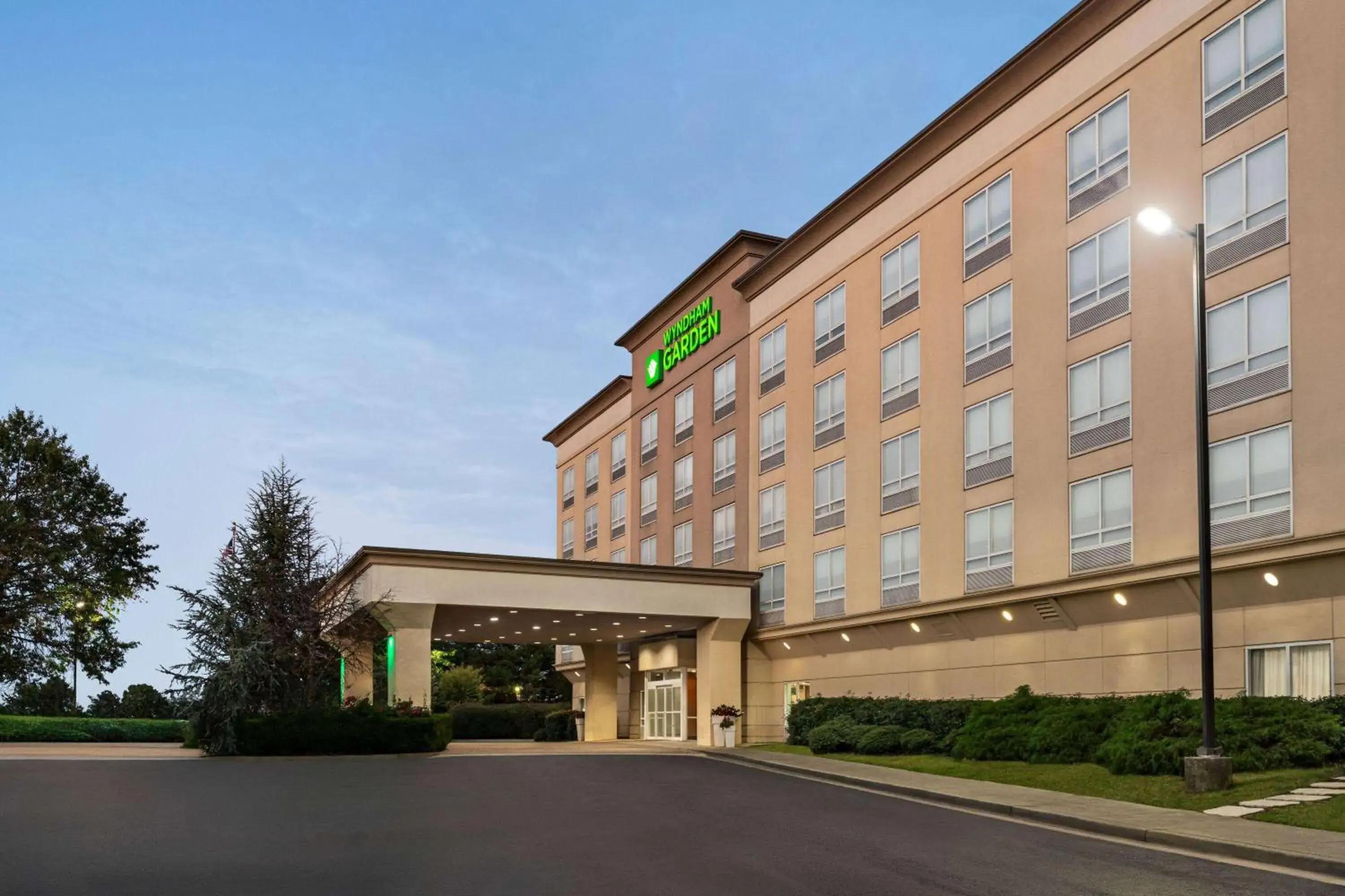 Property building in Wyndham Garden Duluth Property building in Wyndham Garden Duluth