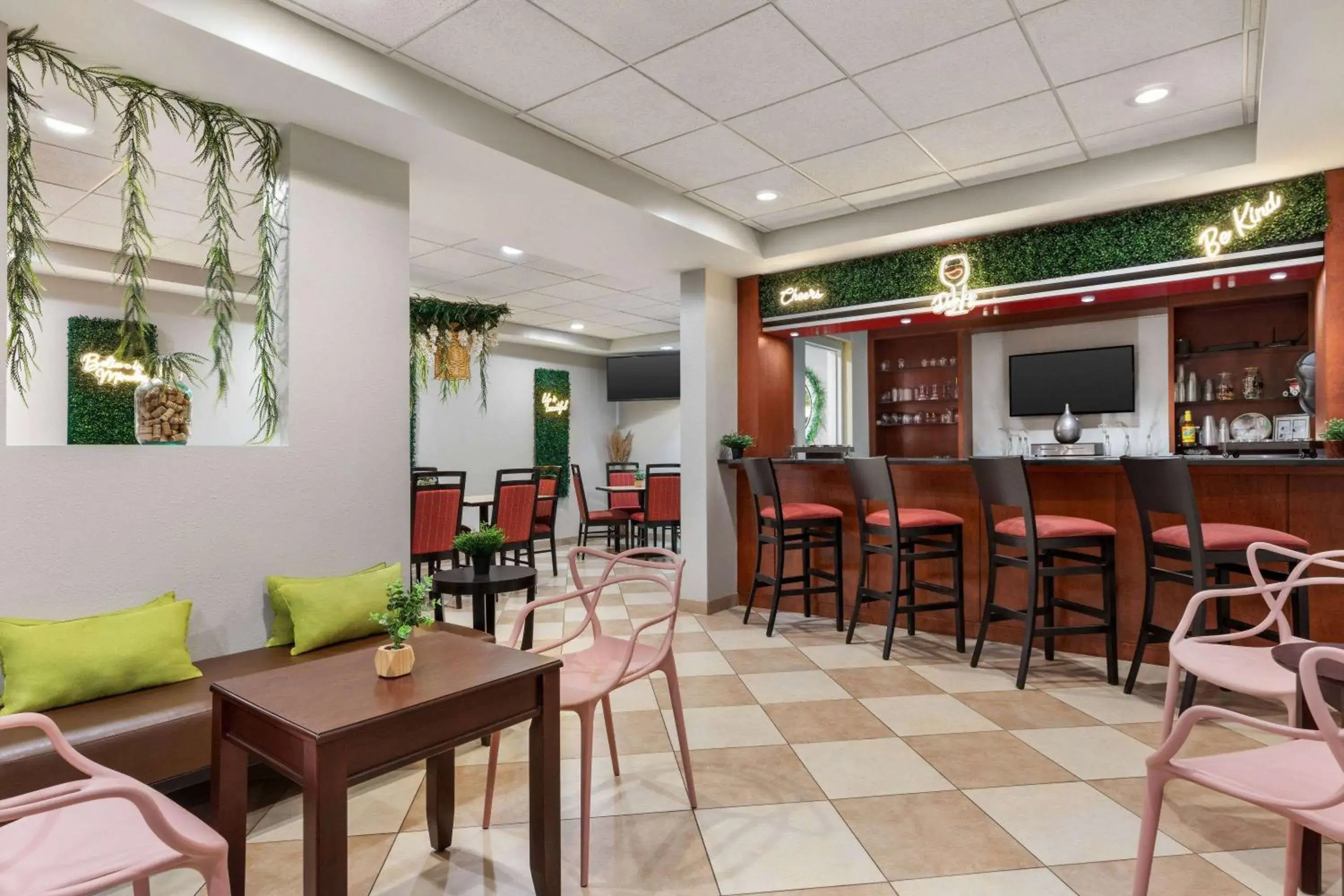 Restaurant/places to eat in Wyndham Garden Duluth Restaurant/places to eat in Wyndham Garden Duluth