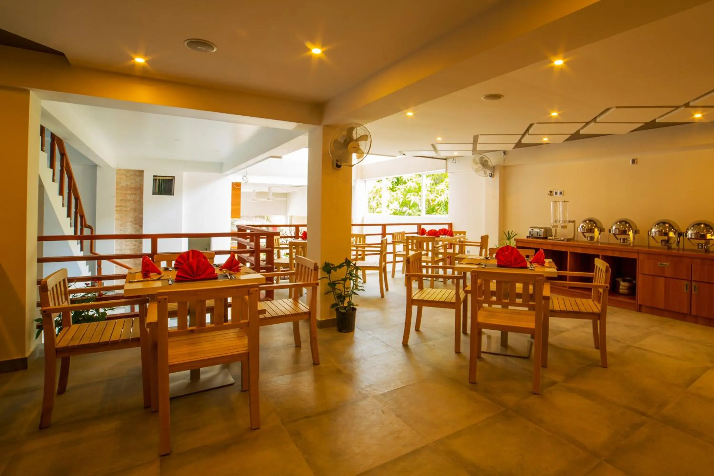 Restaurant/places to eat in Kuredhi Beach Inn Restaurant/places to eat in Kuredhi Beach Inn