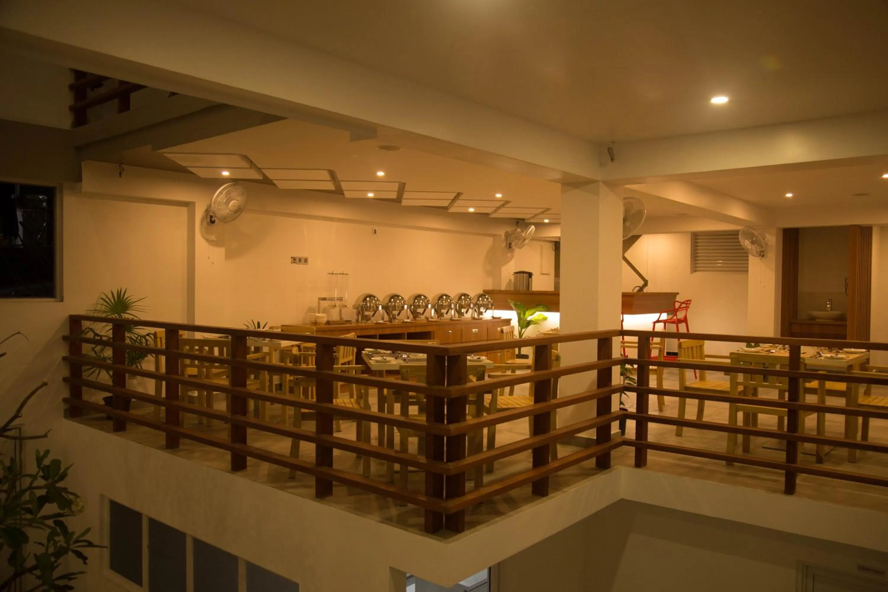 Restaurant/places to eat in Kuredhi Beach Inn