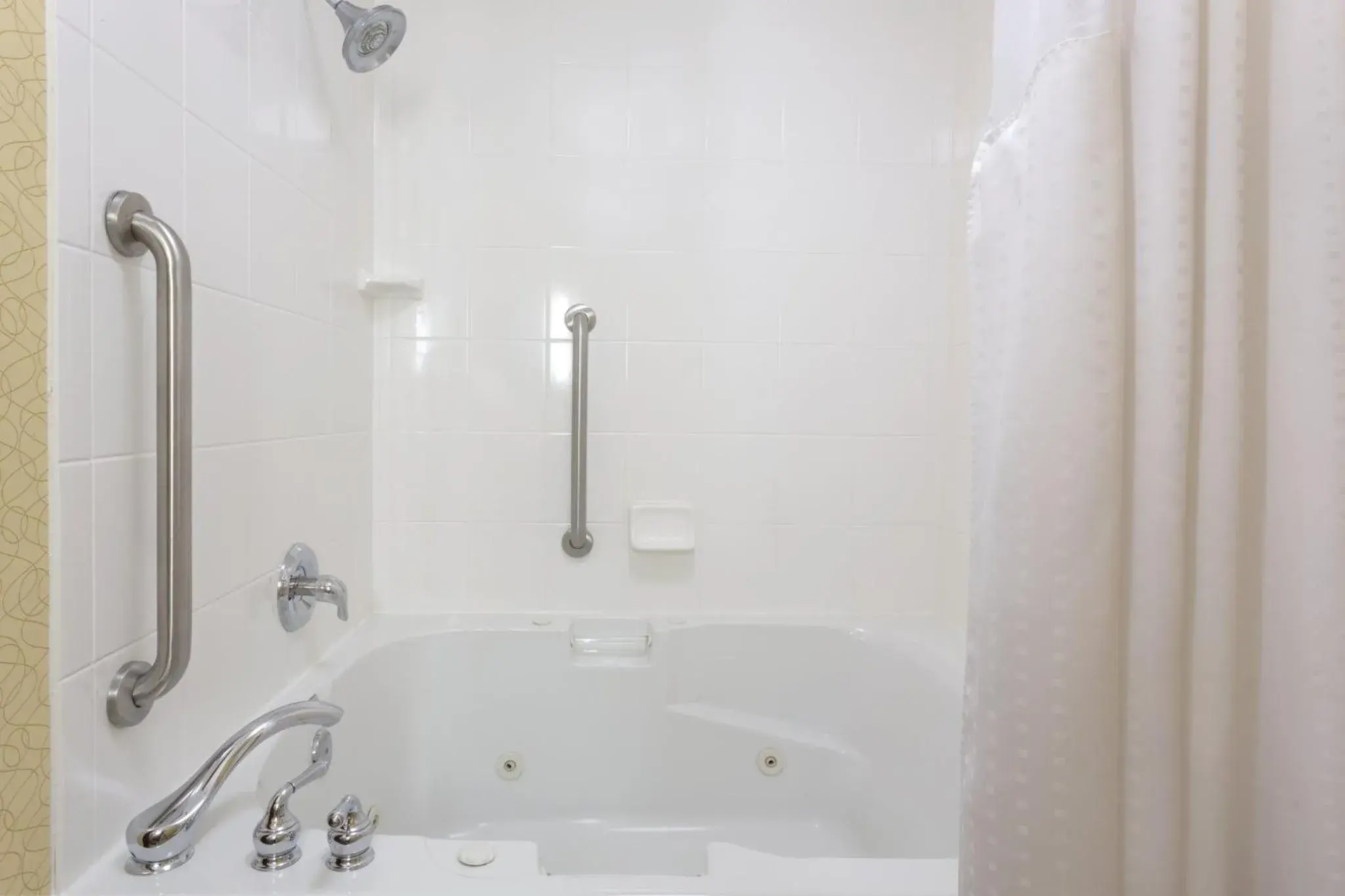 Photo of the whole room in Holiday Inn Express Tower Center New Brunswick by IHG Photo of the whole room in Holiday Inn Express Tower Center New Brunswick by IHG