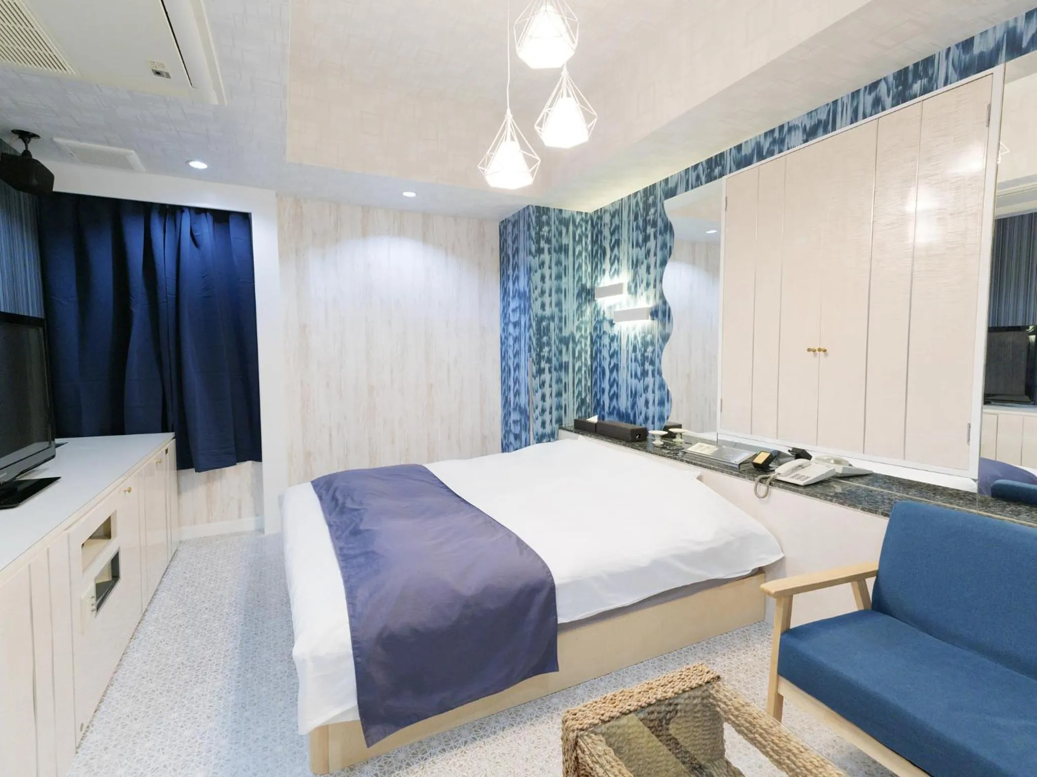 Bed in Fun3 -Adult Only-