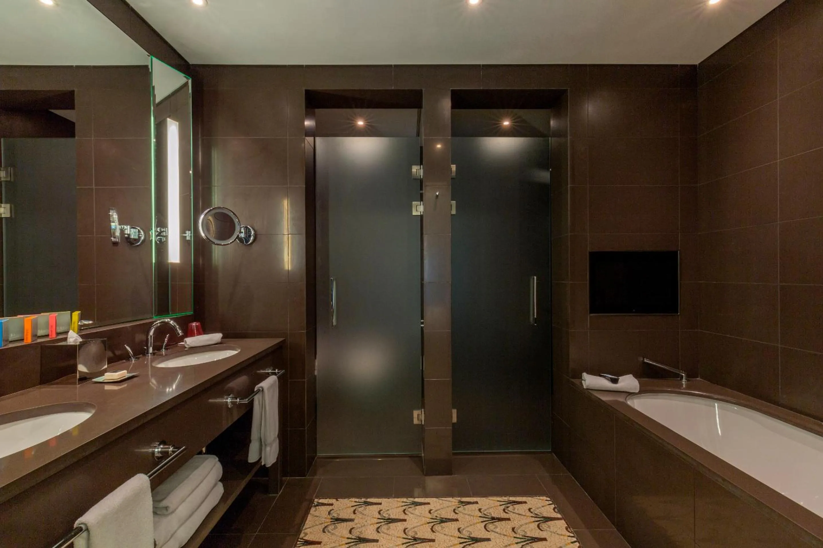 Deluxe King Room in Le Gray