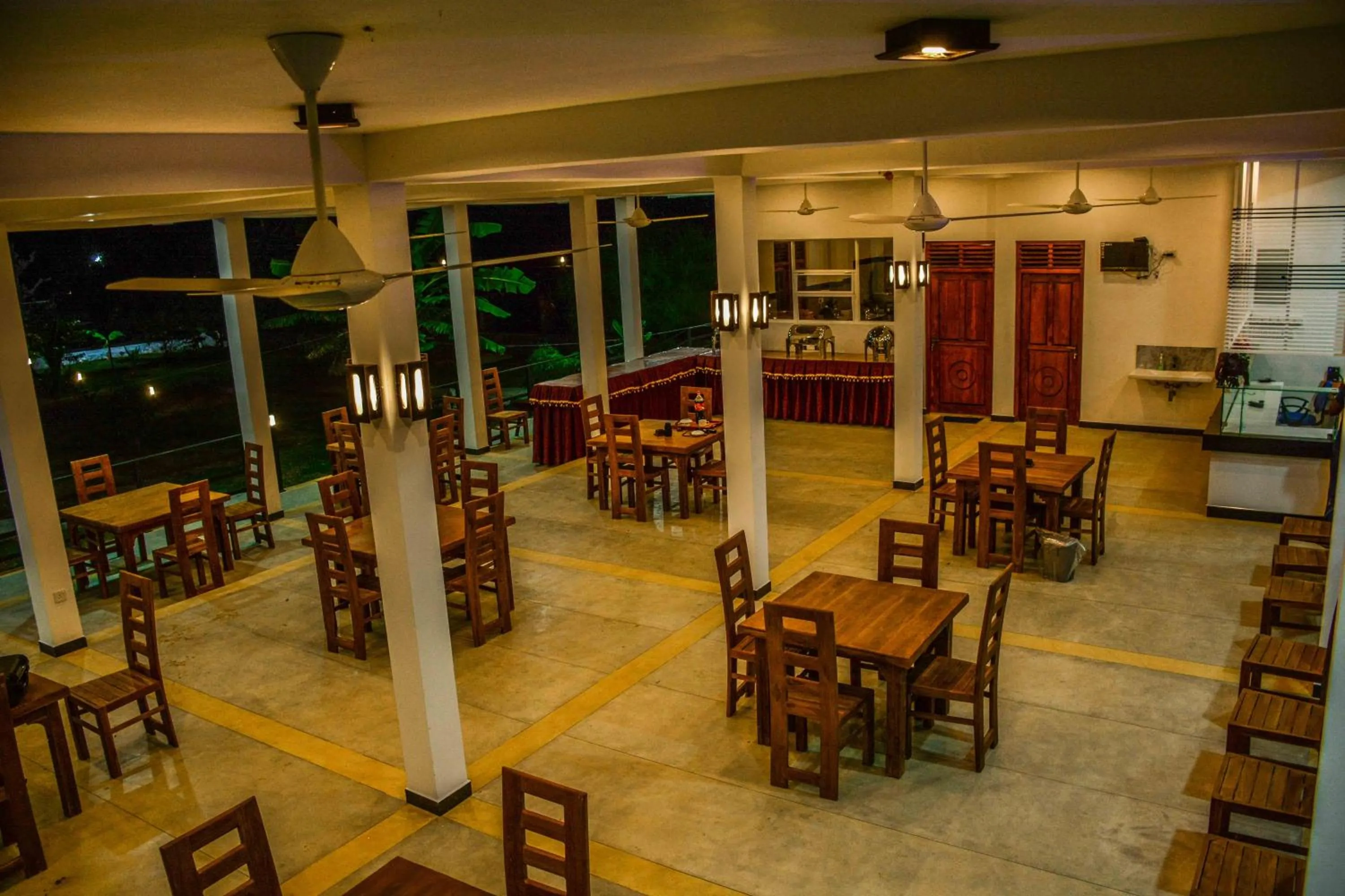 Restaurant/places to eat in Lake Villa Resort