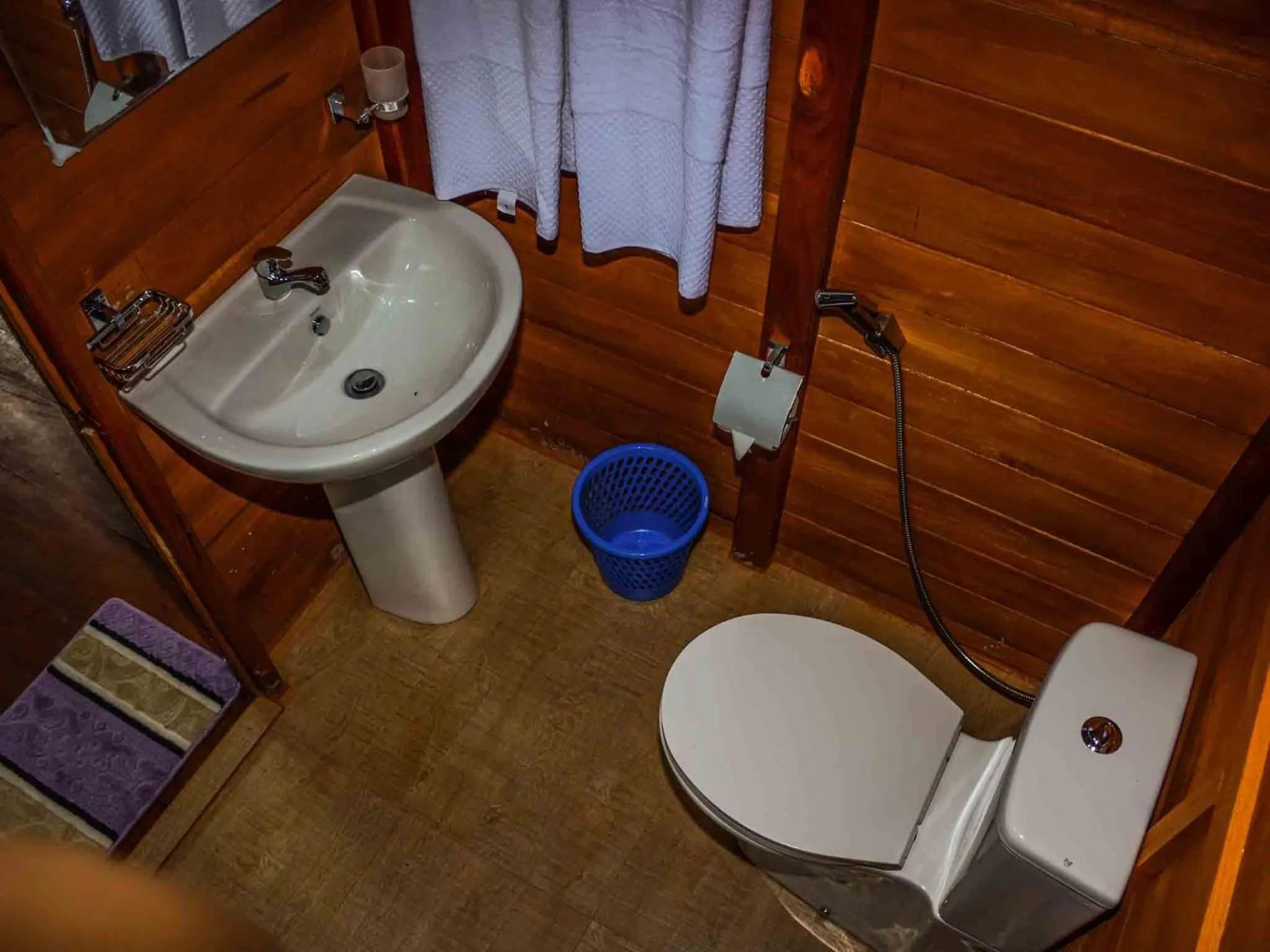 Bathroom in Lake Villa Resort