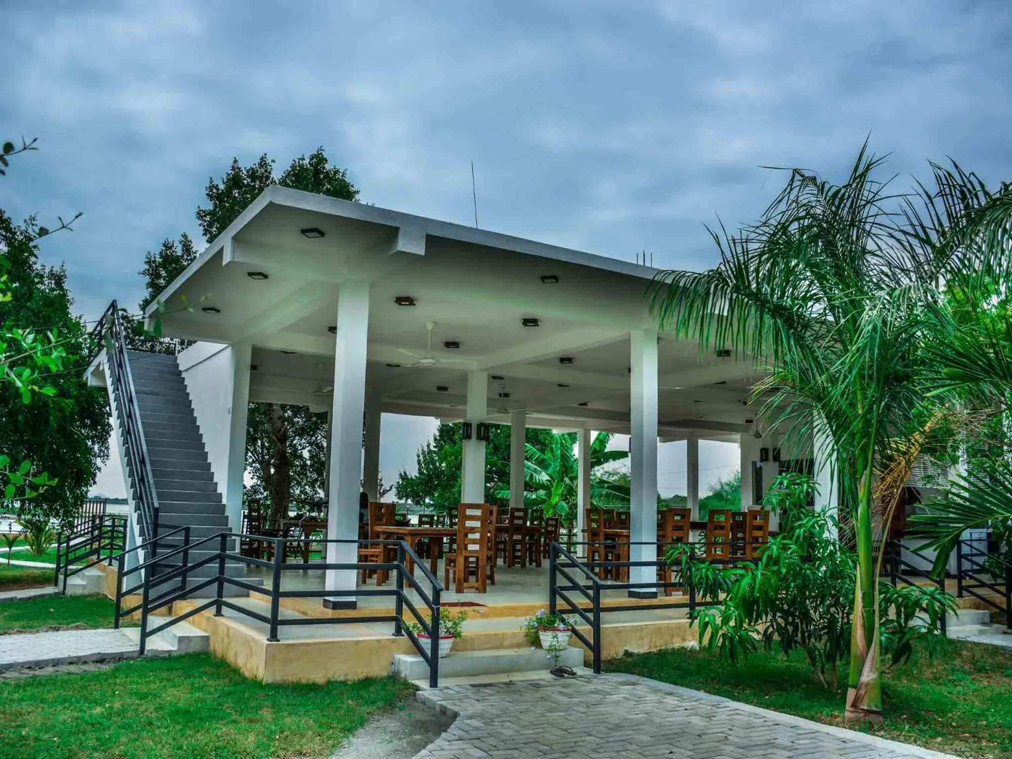 Restaurant/places to eat in Lake Villa Resort