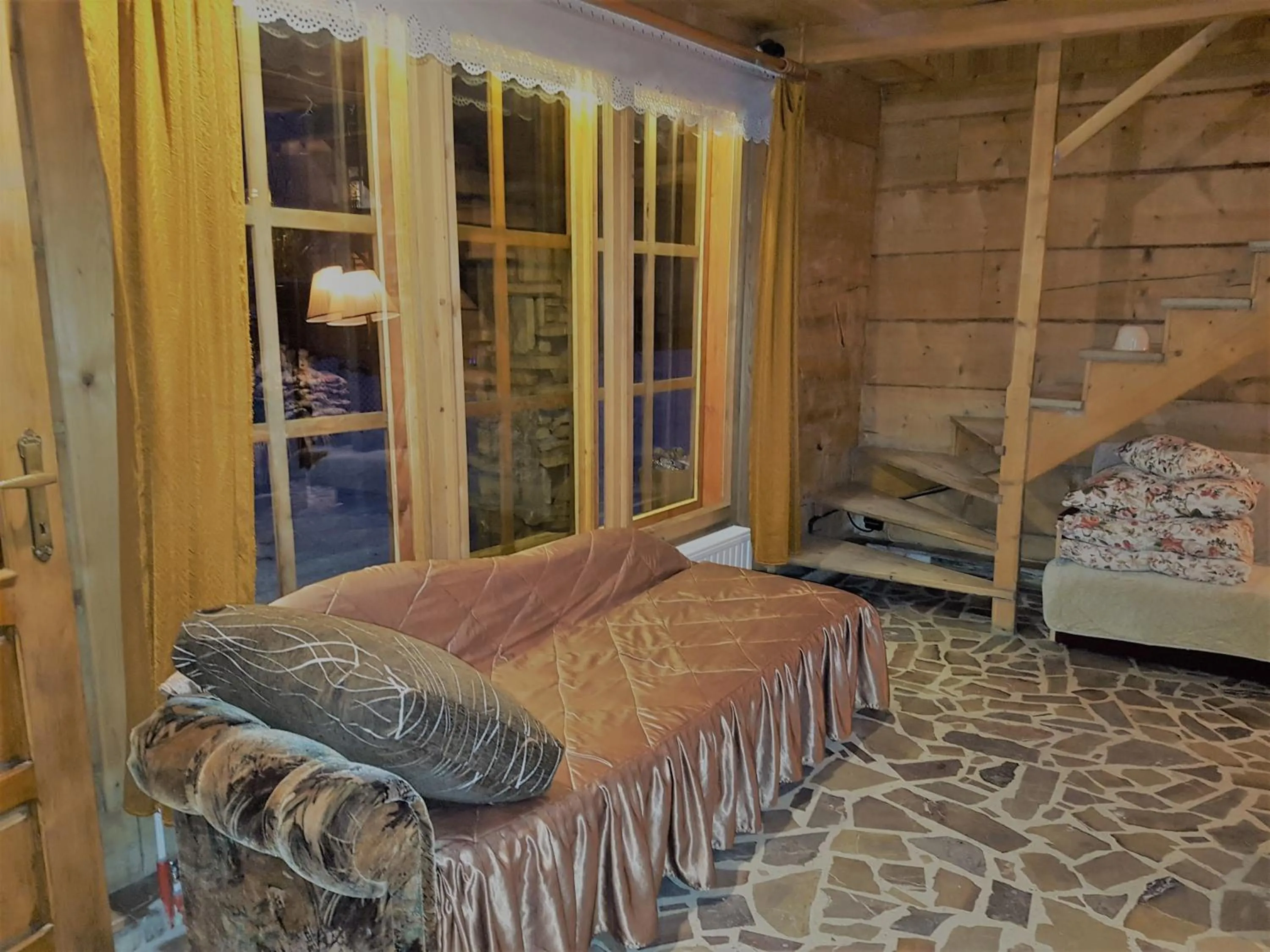Communal lounge/ TV room, Bed in Domek Drewniany Tetmajera Centrum Zakopane