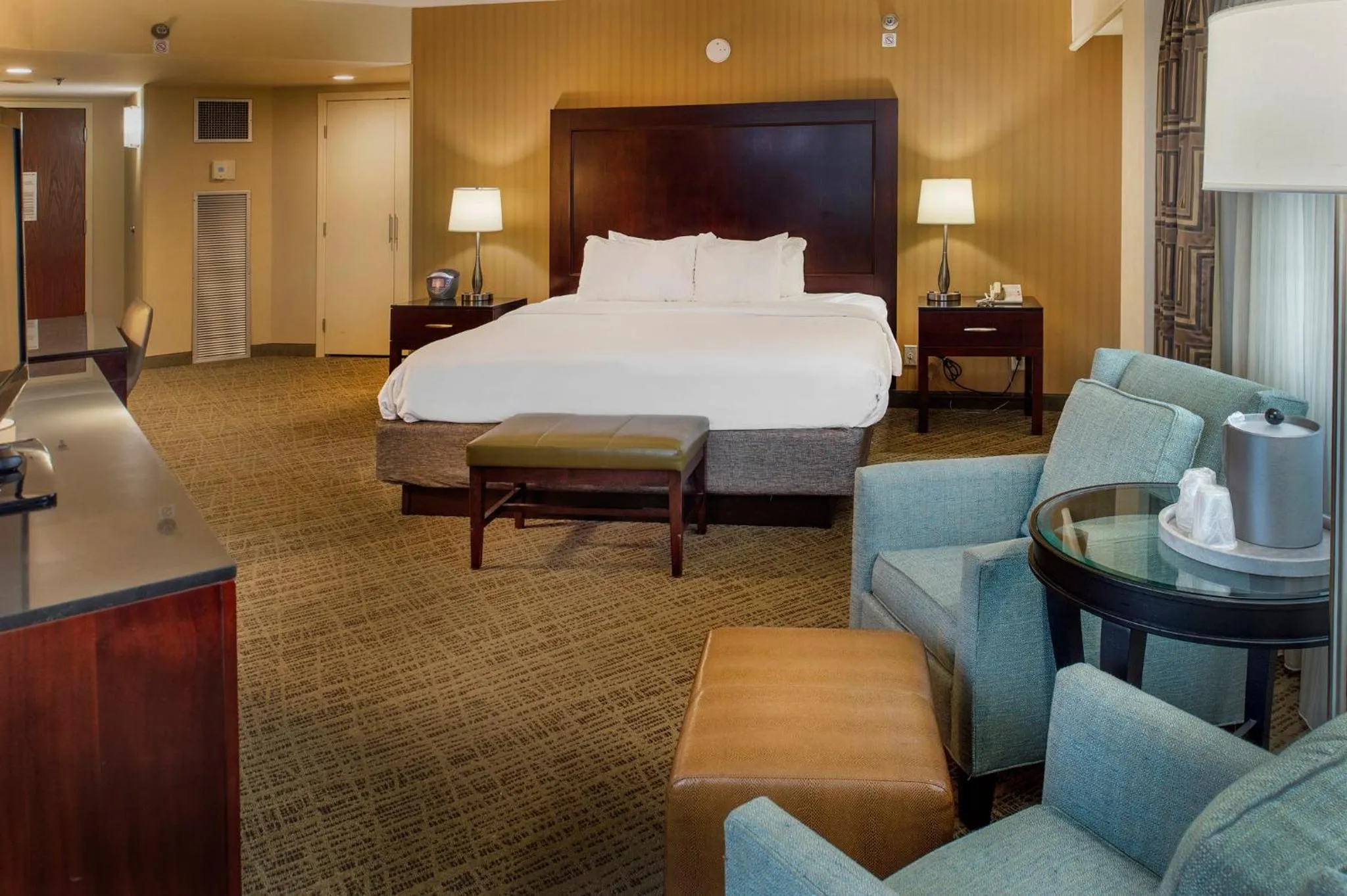 Photo of the whole room, Bed in Crowne Plaza Hotel St. Louis Airport by IHG
