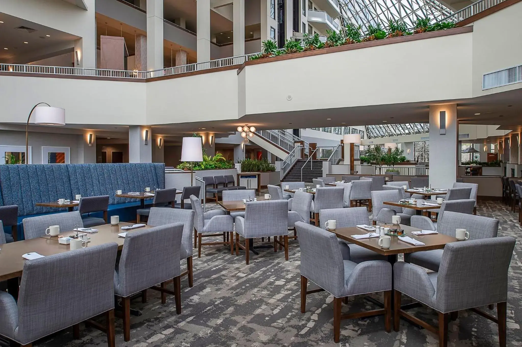 Restaurant/places to eat in Crowne Plaza Hotel St. Louis Airport by IHG Restaurant/places to eat in Crowne Plaza Hotel St. Louis Airport by IHG