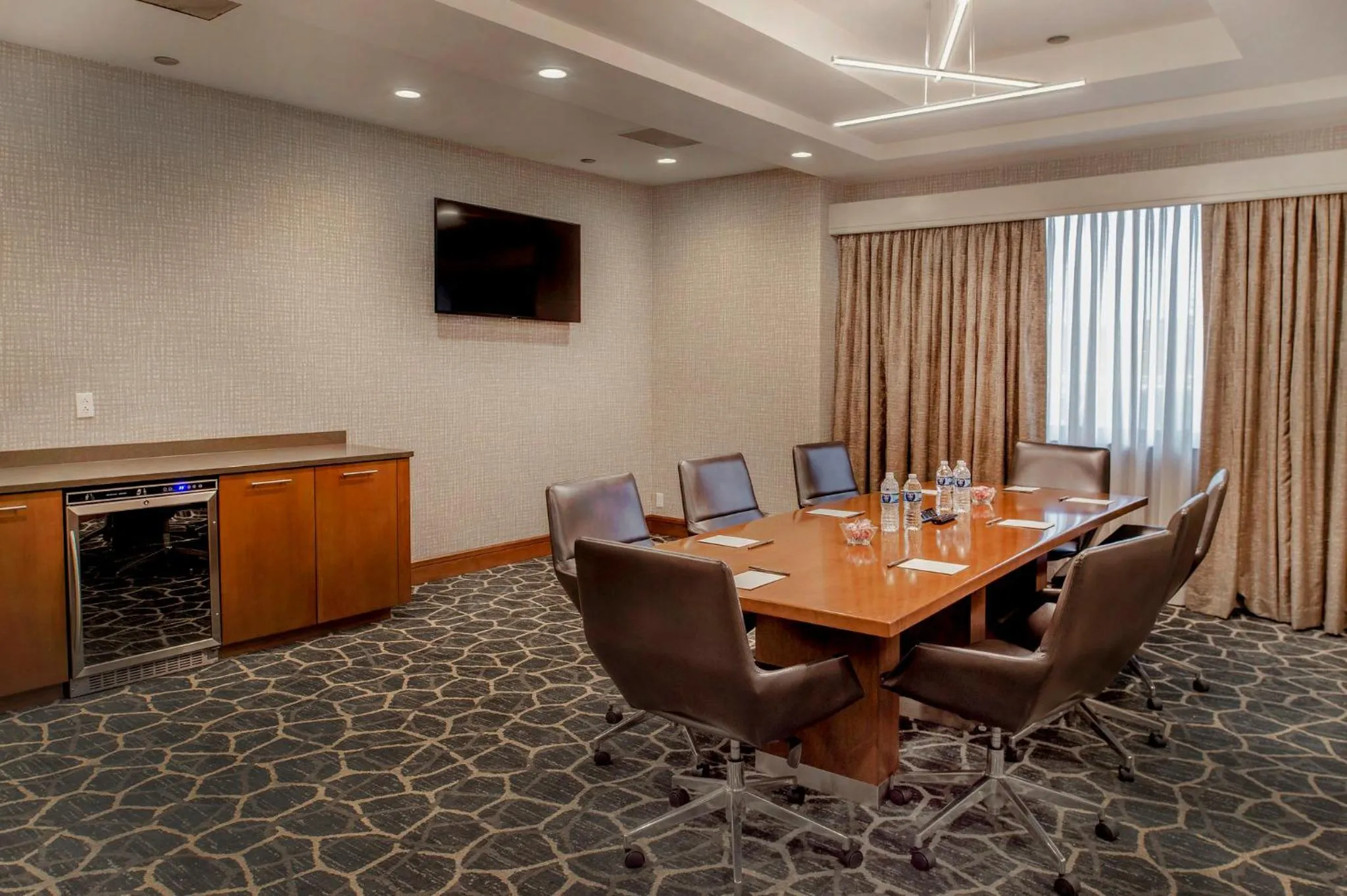Meeting/conference room in Crowne Plaza Hotel St. Louis Airport by IHG