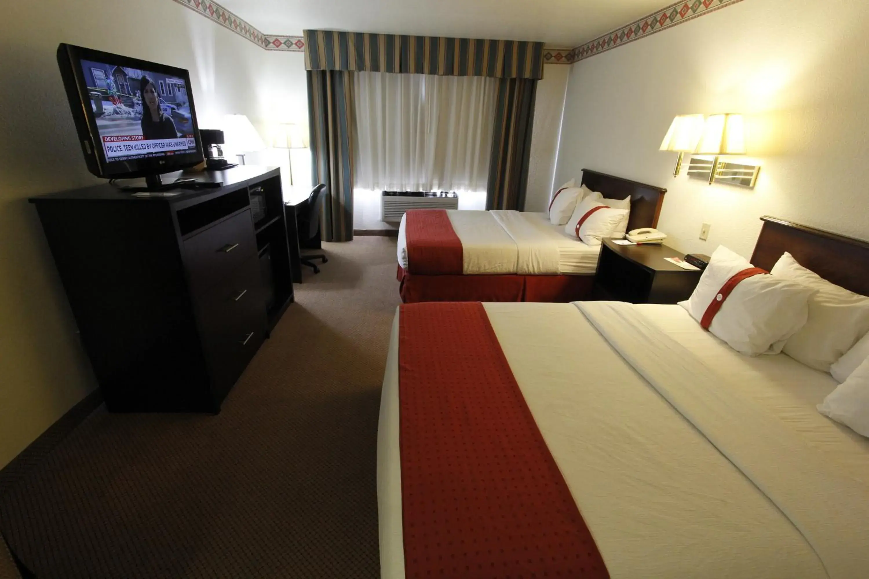 Queen Room with Two Queen Beds - Non-Smoking in Ramada by Wyndham Williams/Grand Canyon Area Queen Room with Two Queen Beds - Non-Smoking in Ramada by Wyndham Williams/Grand Canyon Area