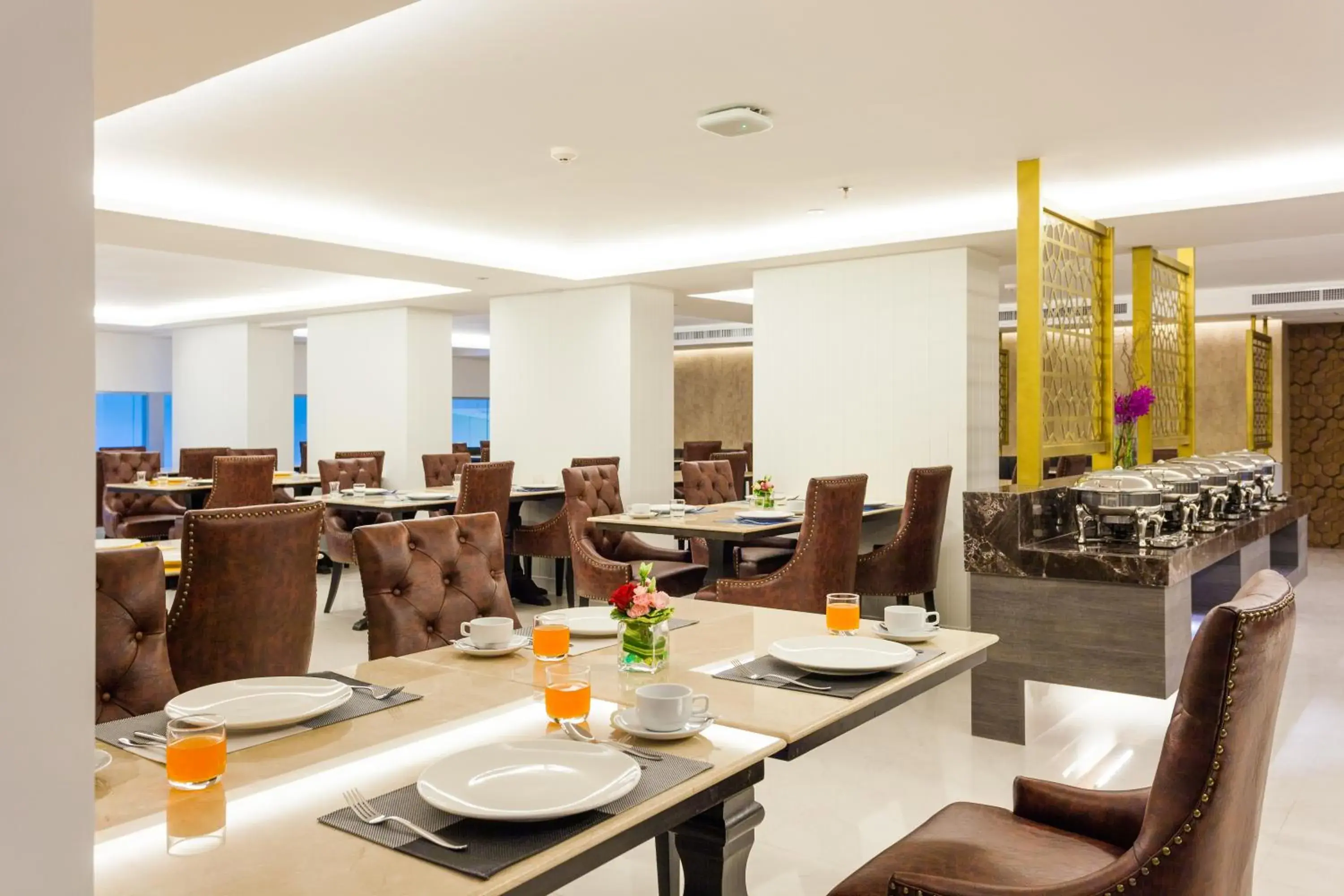 Restaurant/places to eat in Grand 5 Hotel & Plaza Sukhumvit Bangkok Restaurant/places to eat in Grand 5 Hotel & Plaza Sukhumvit Bangkok