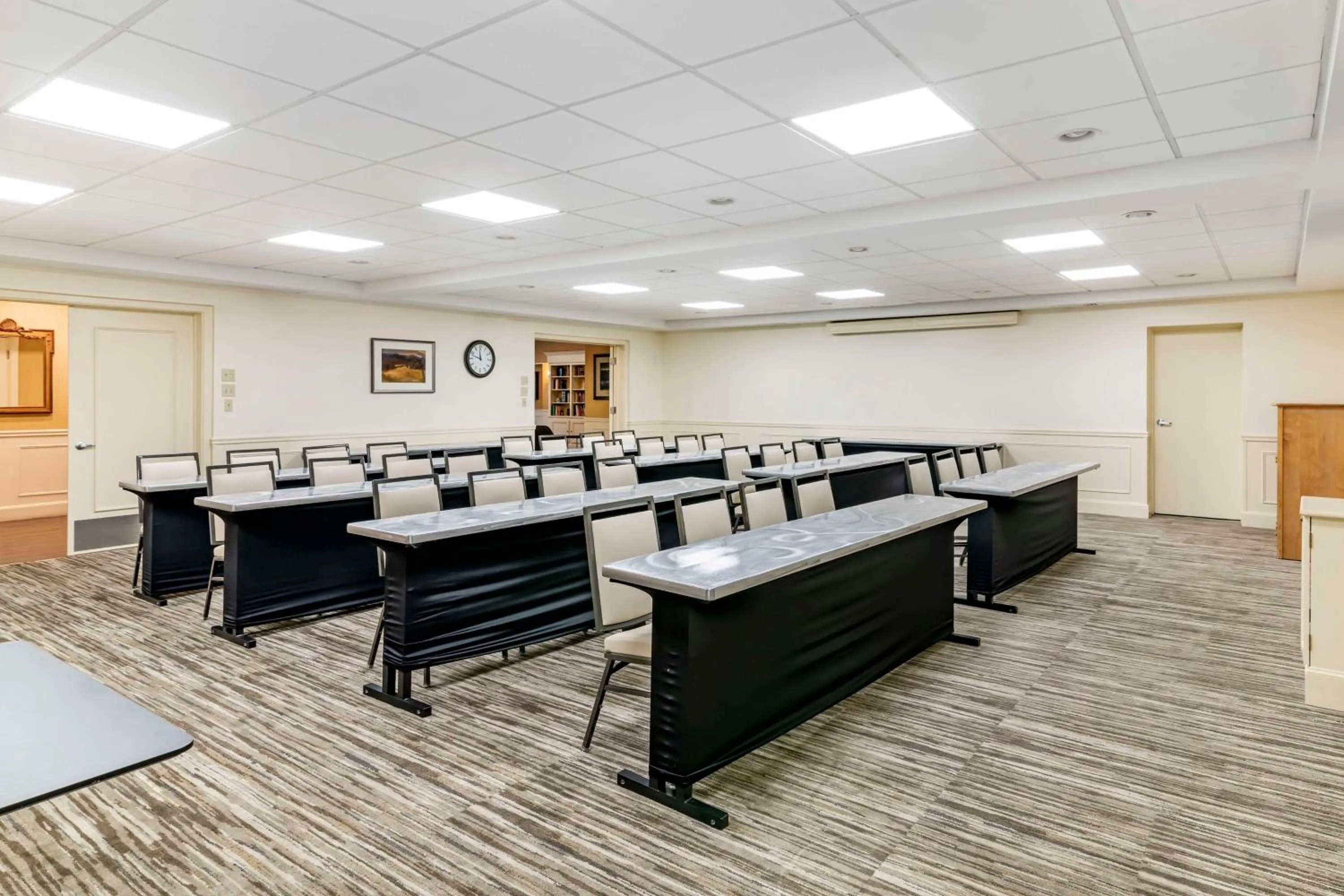 Meeting/conference room in Best Western Springfield Hotel