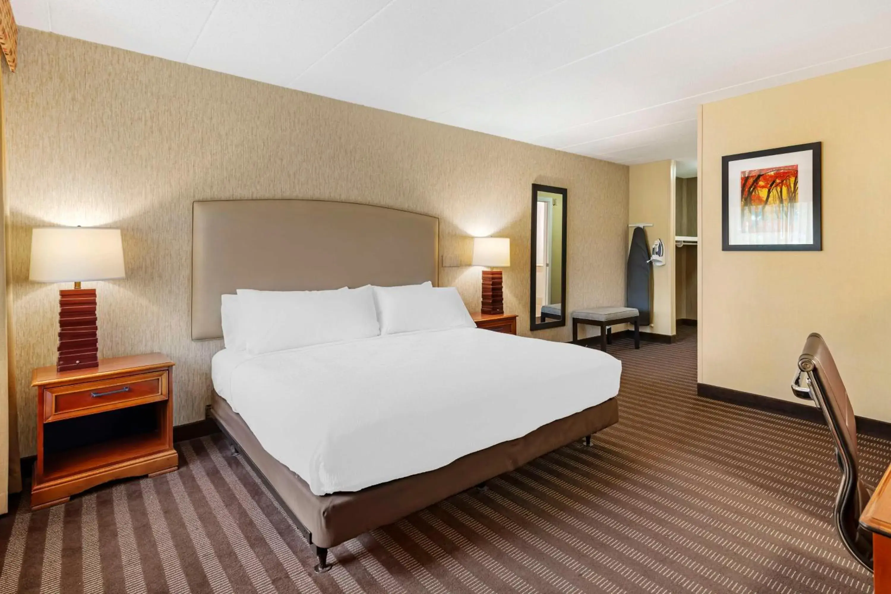 Bedroom, Bed in Best Western Springfield Hotel Bedroom, Bed in Best Western Springfield Hotel