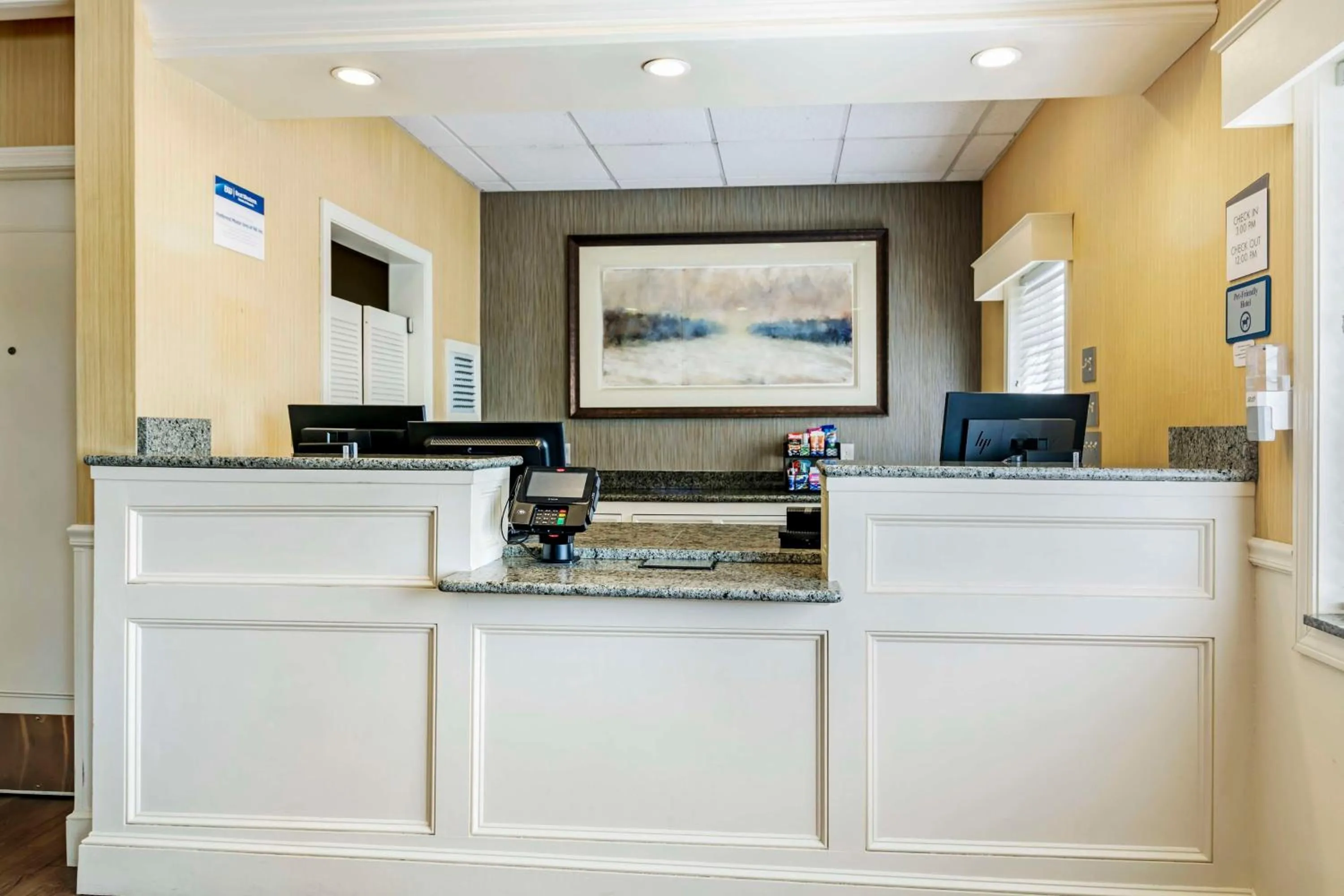 Lobby or reception in Best Western Springfield Hotel