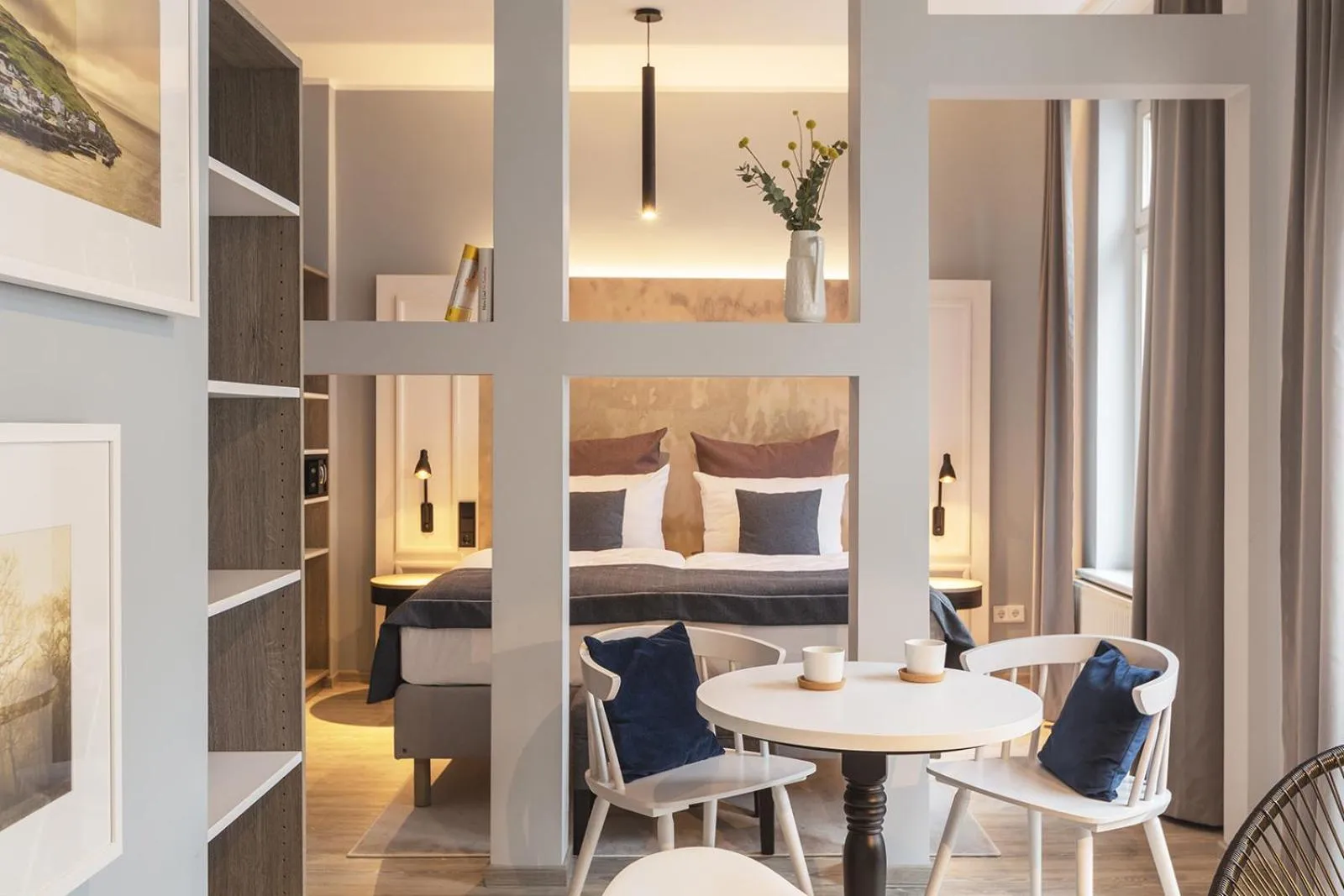 Dining area, Bed in acora City Apart Living the City