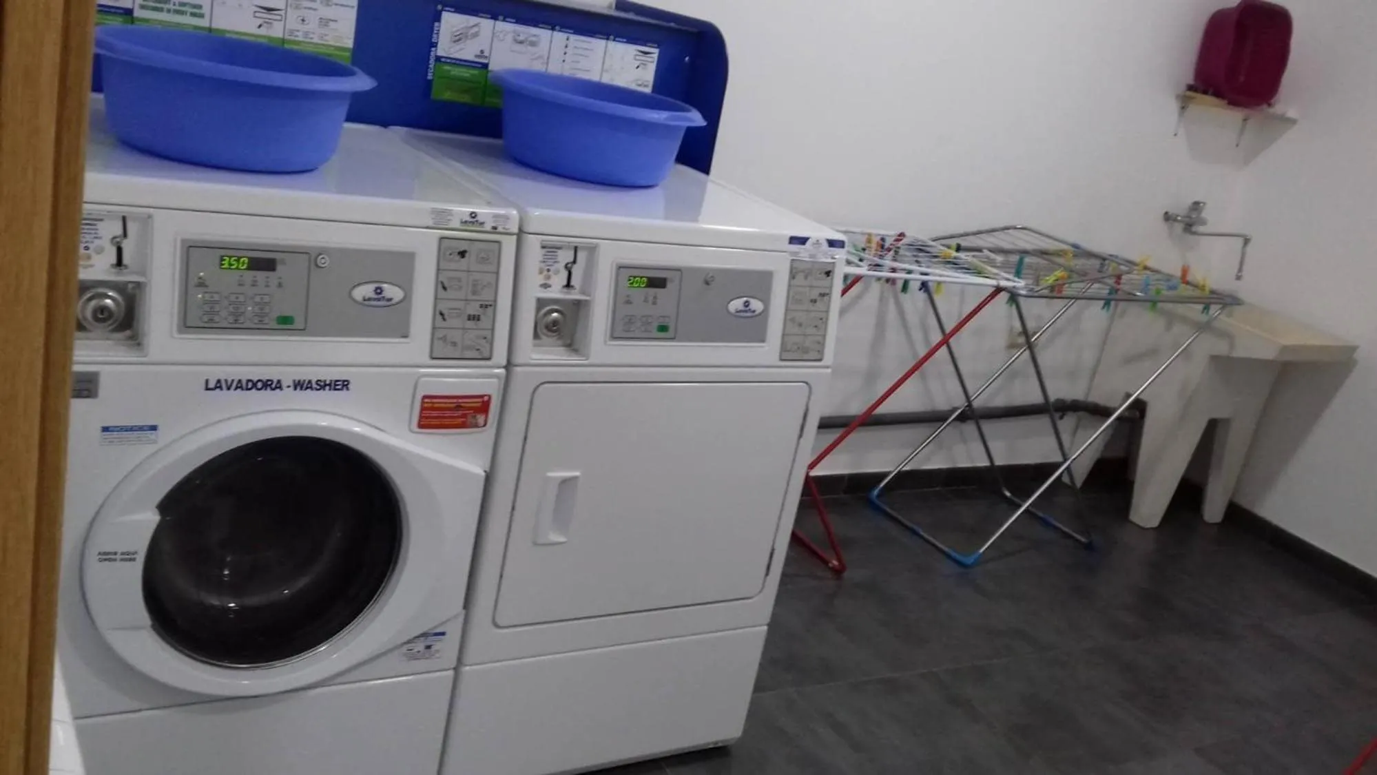 washing machine in Albergue O Trisquel