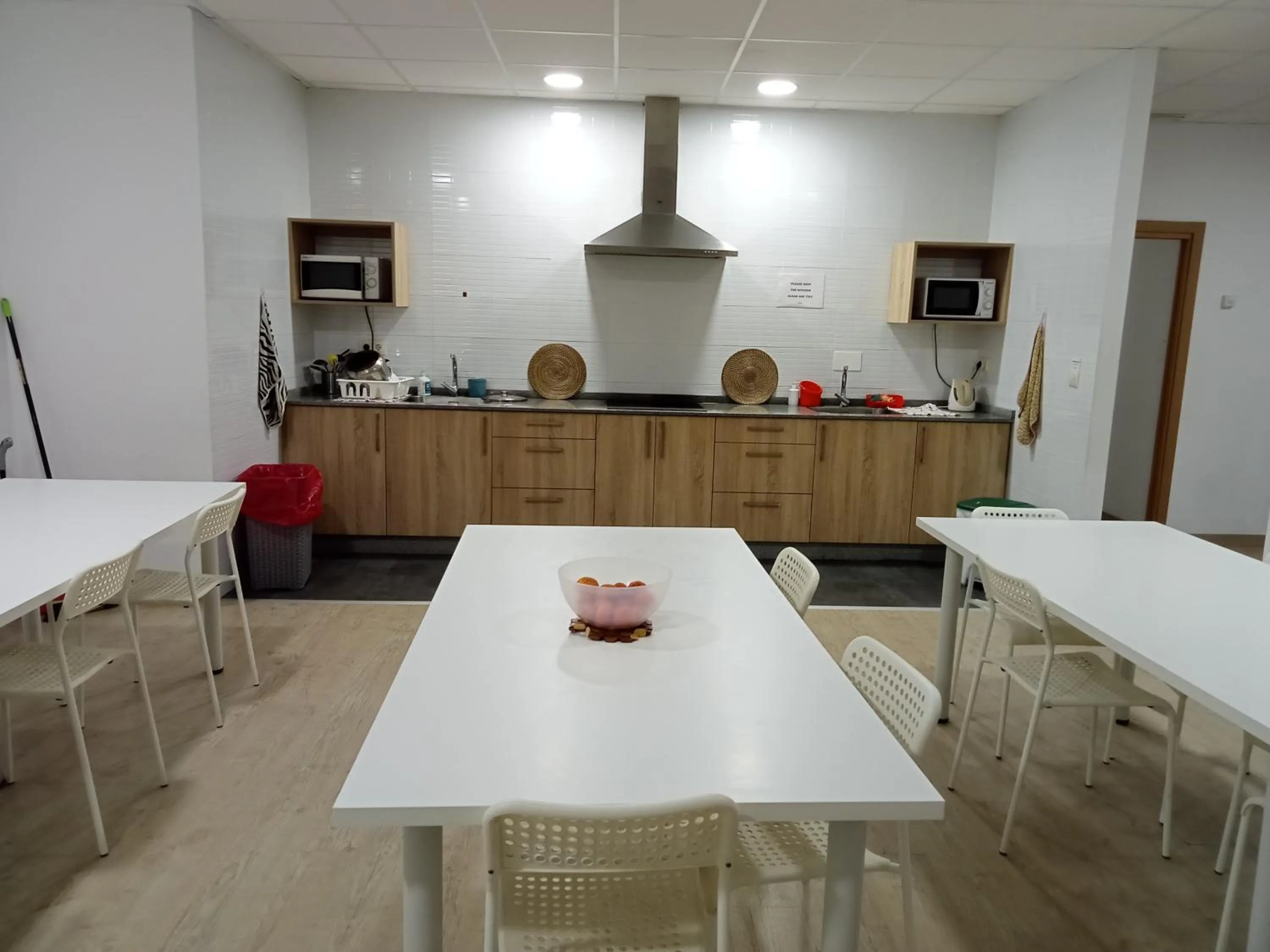 Communal kitchen in Albergue O Trisquel