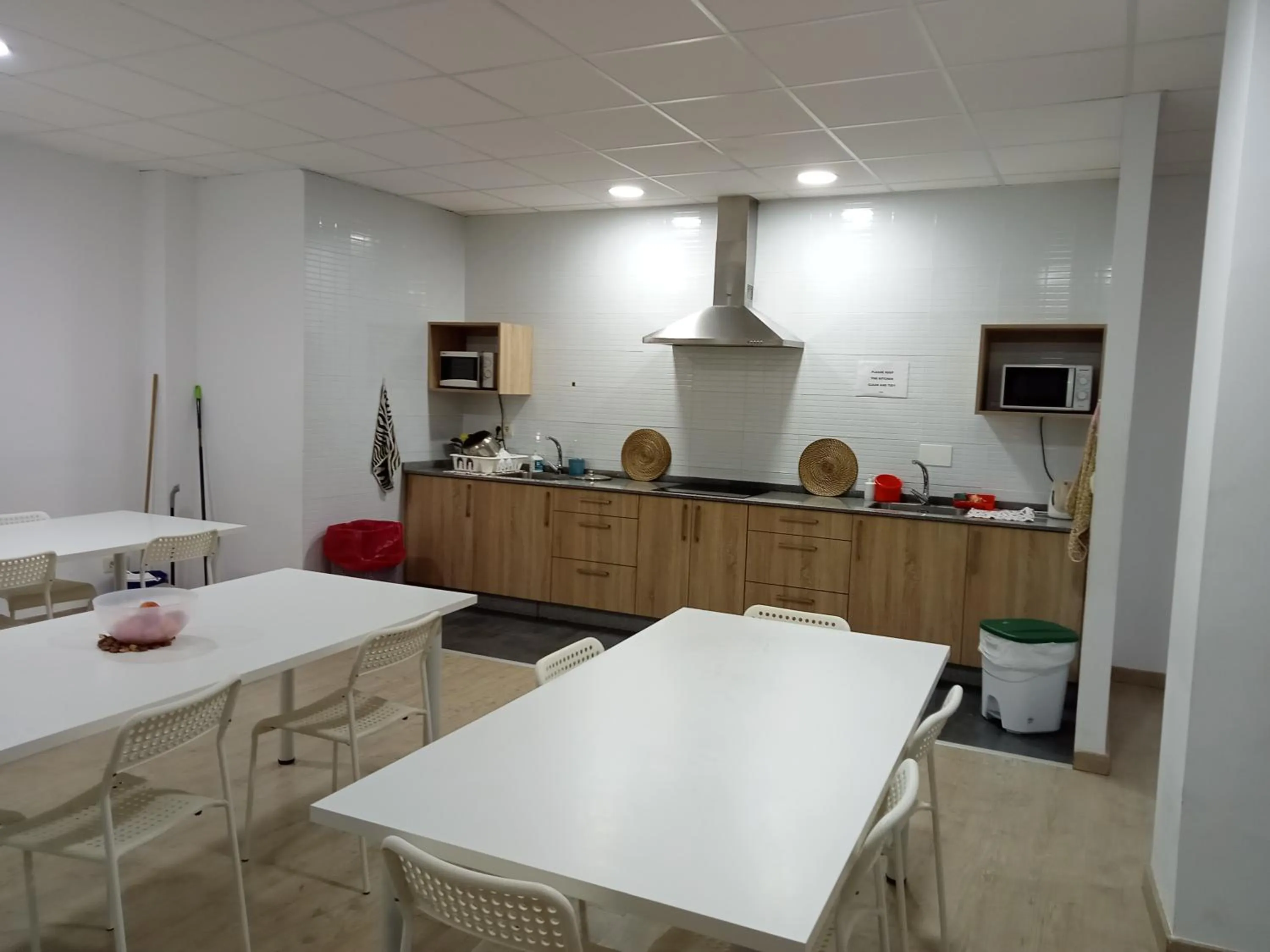 Communal kitchen in Albergue O Trisquel