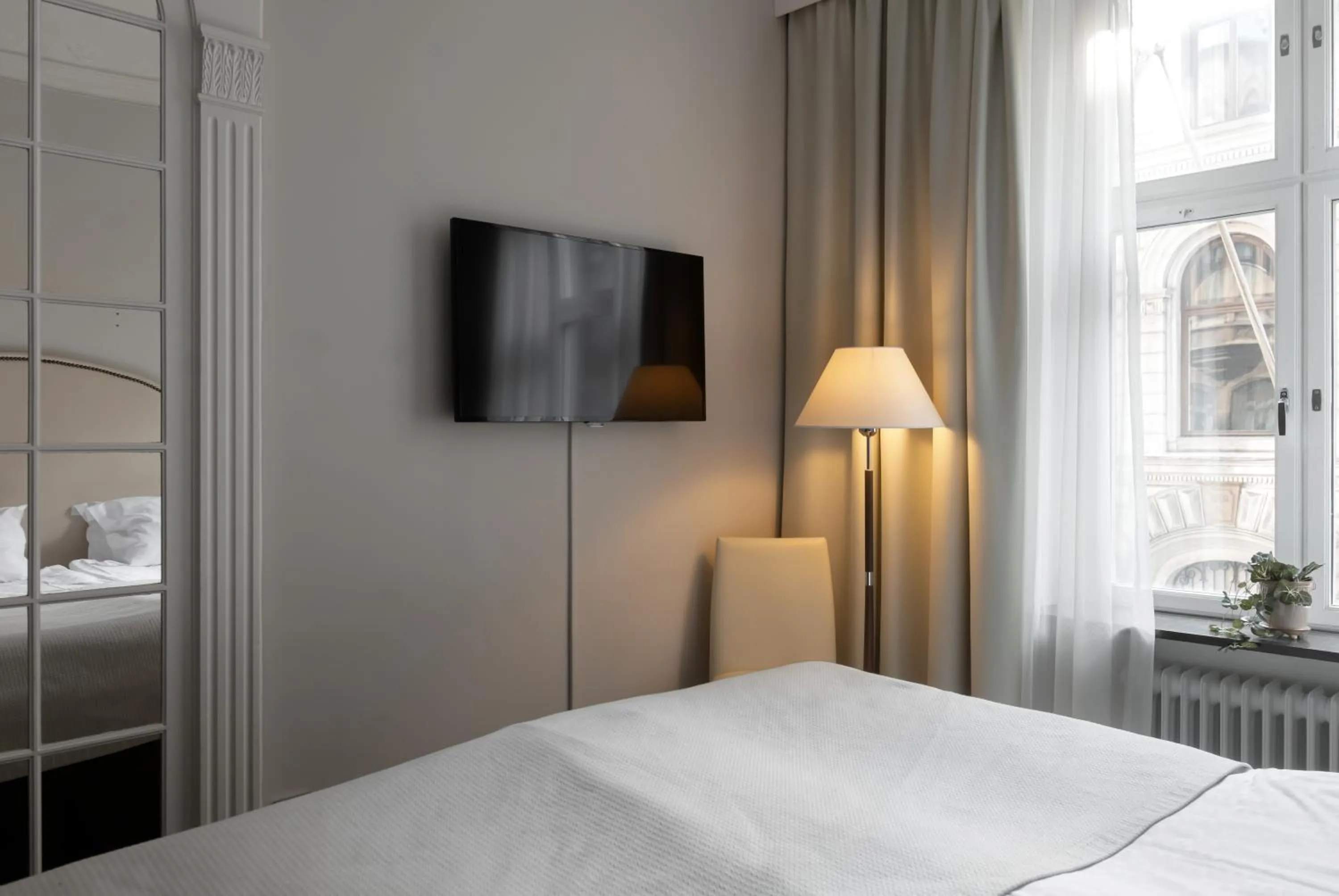 Bed in Elite Hotel Savoy