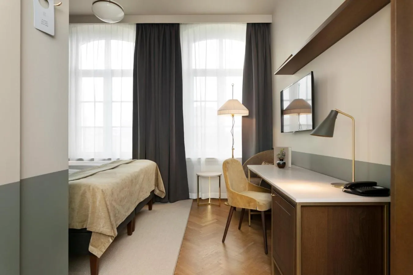 Bed in Elite Hotel Savoy