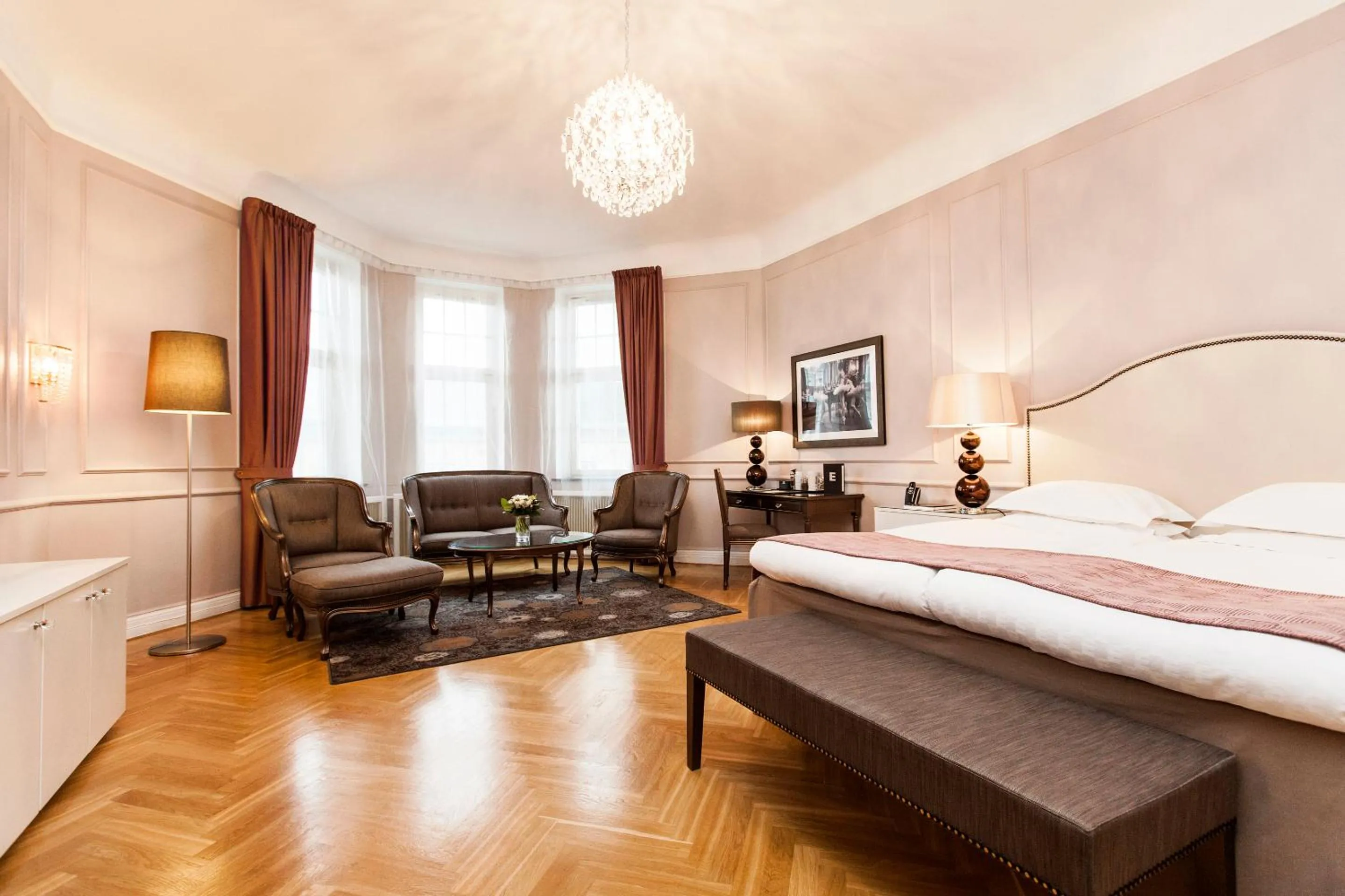 Photo of the whole room, Bed in Elite Hotel Savoy